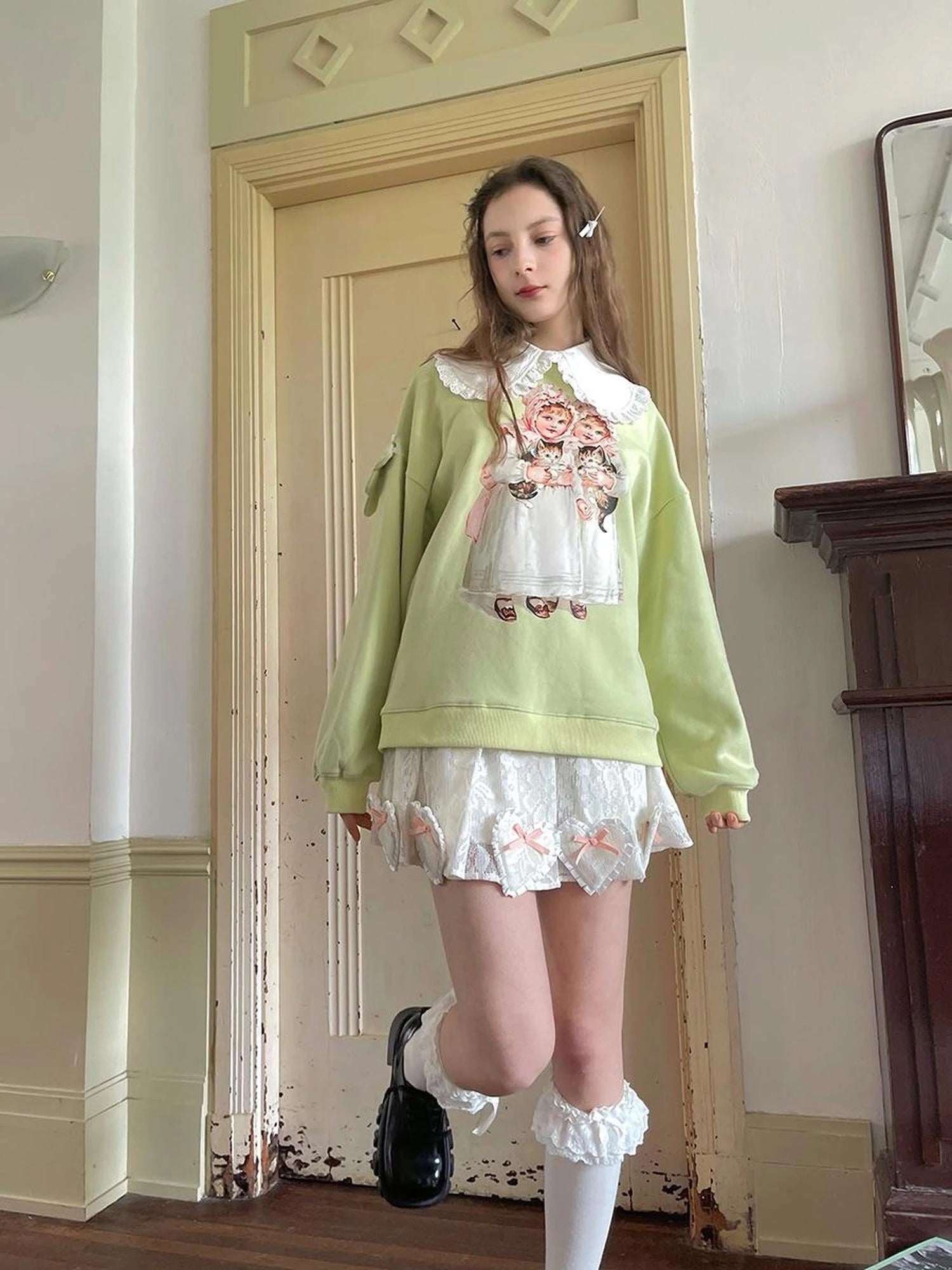 Floral Lace Pleated Mini Skirt With Angel Tears Print