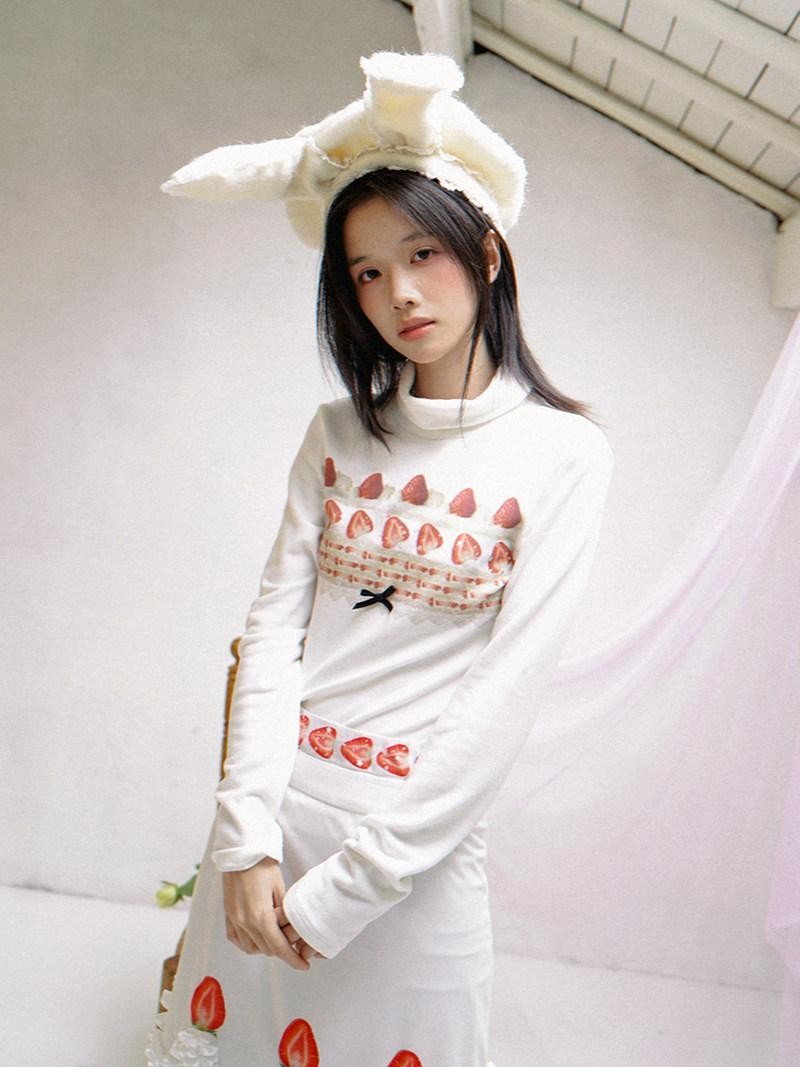 Daytoday Strawberry Cake Print High Neck Slim Fit Women&