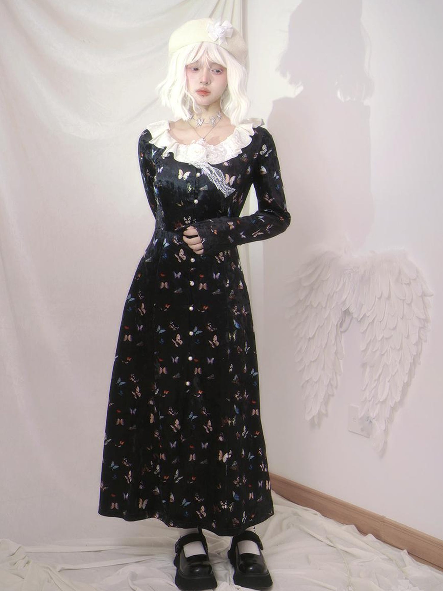 Daytoday Velvet Butterfly Print Vintage Elegance Long Sleeve V-Neck Dress