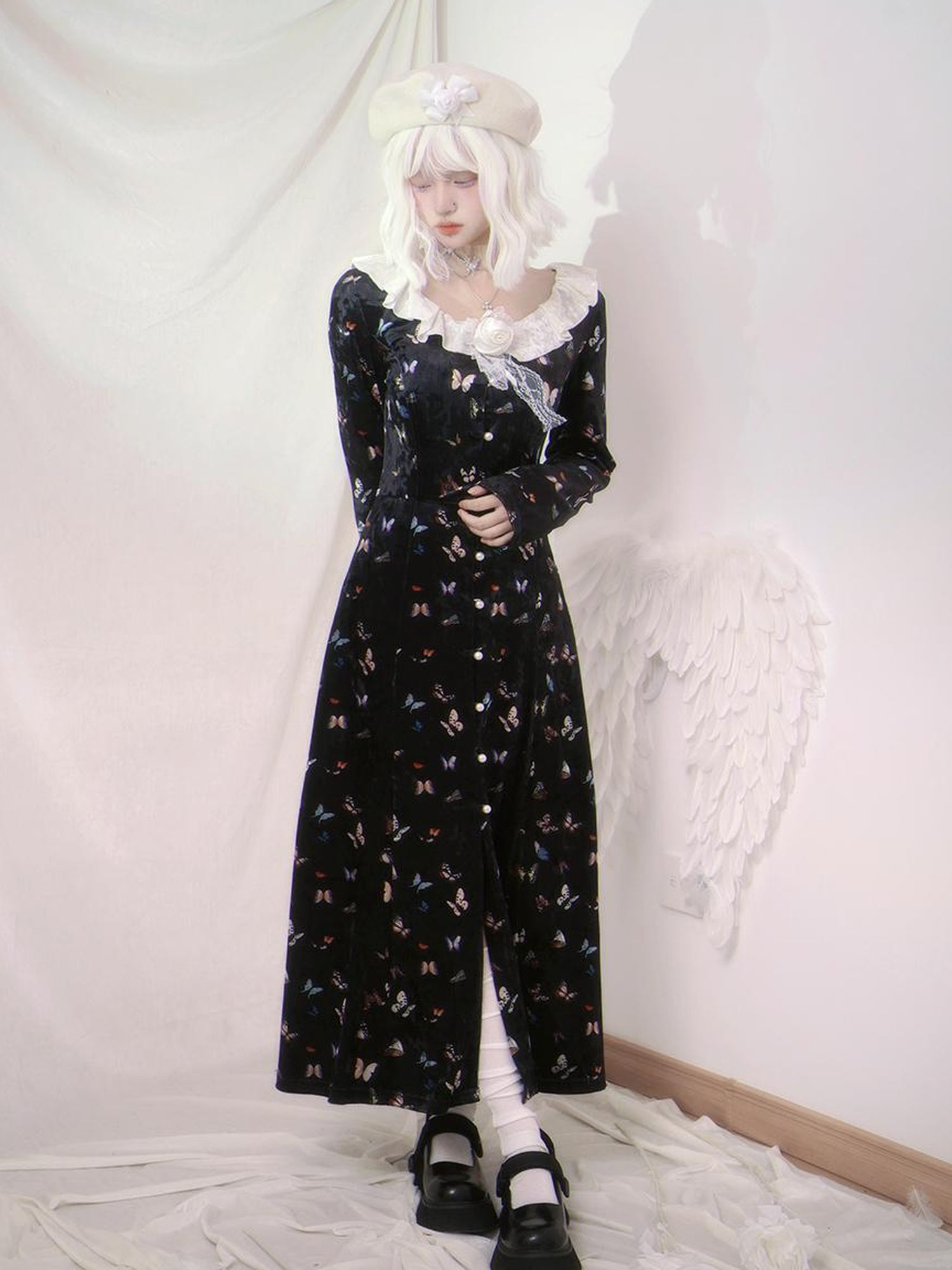 Daytoday Velvet Butterfly Print Vintage Elegance Long Sleeve V-Neck Dress