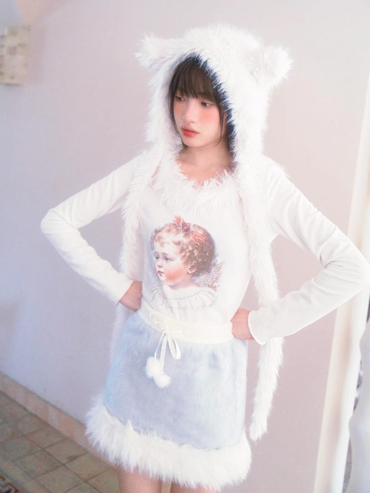Daytoday Vintage Angel Print T Shirt With Fur Collar