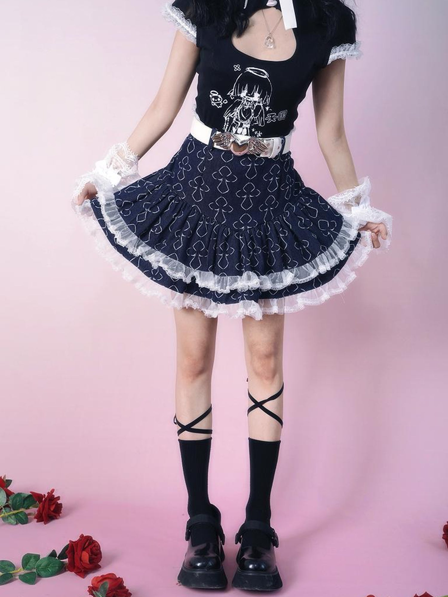 Daytoday Vintage Floral Print Hollow Heart Qipio Tee