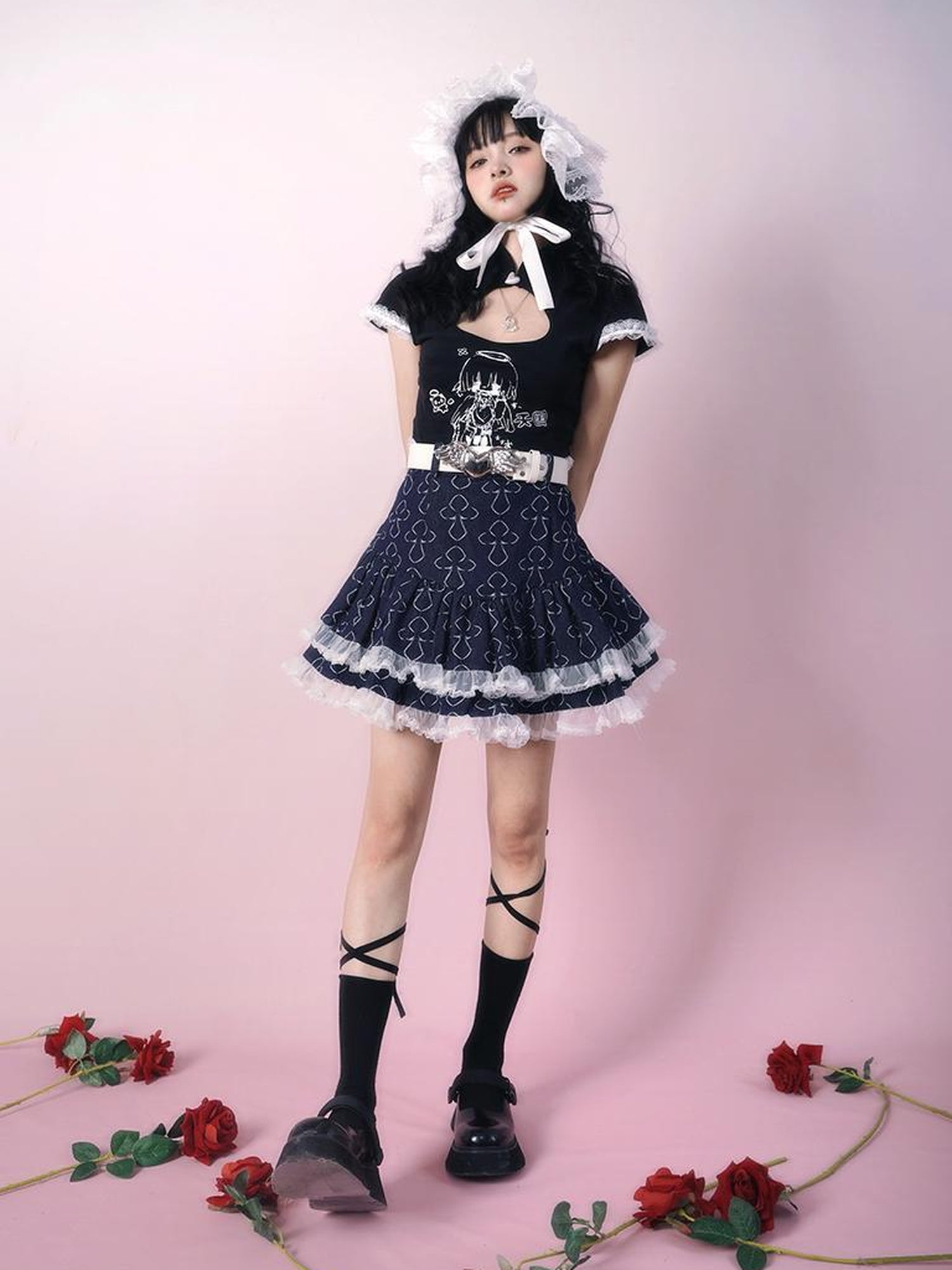 Daytoday Vintage Floral Print Hollow Heart Qipio Tee