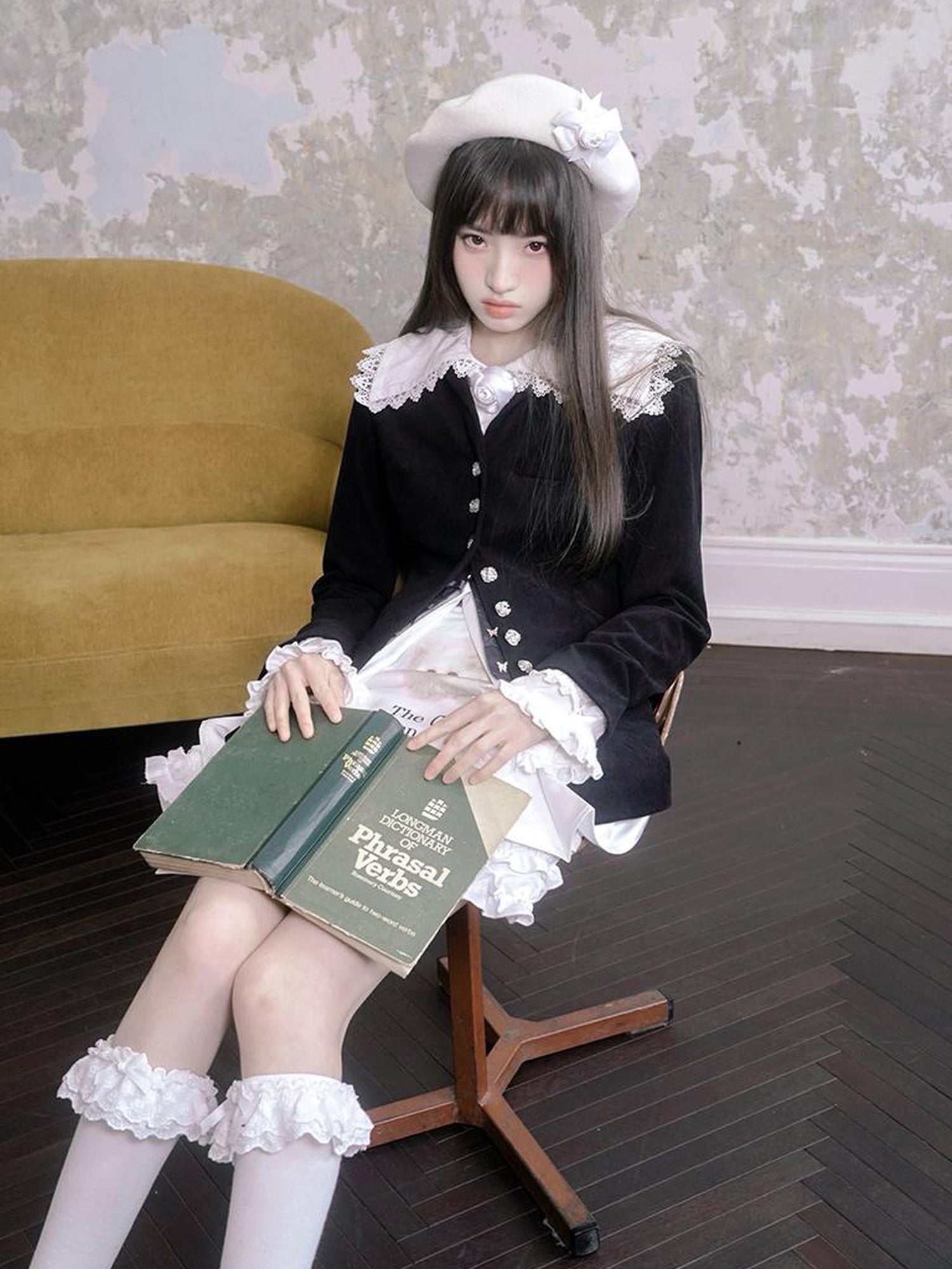 Daytoday Vintage Rose Jacquard Sailor Collar Blazer