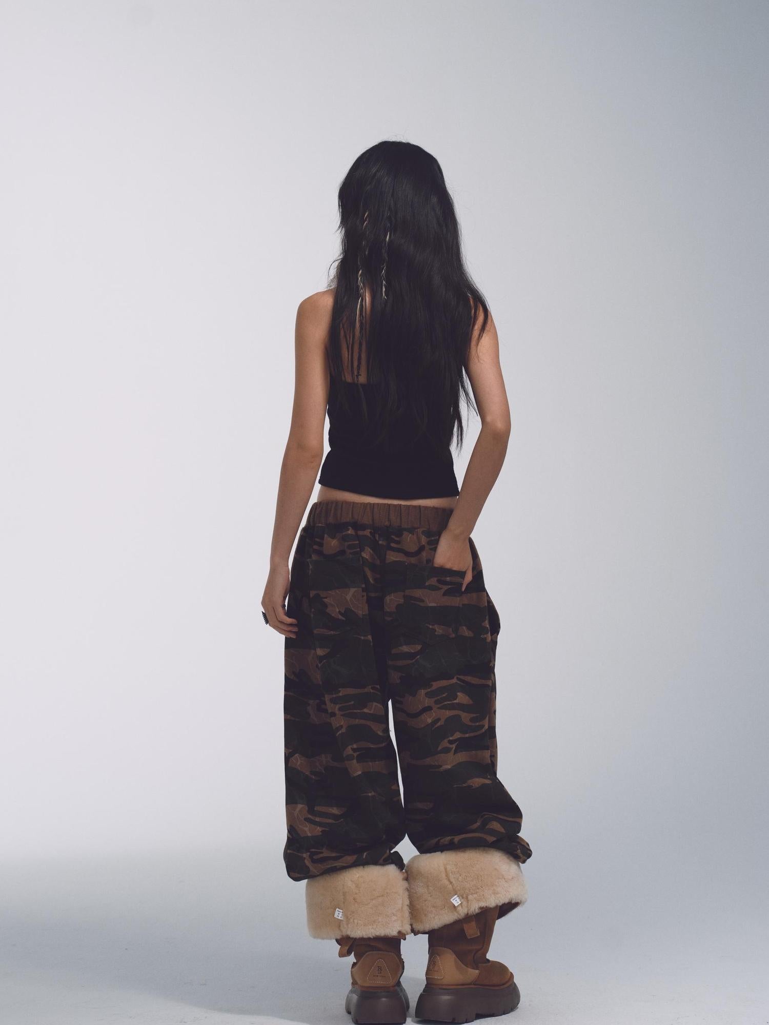 NONAME SPACE Deformed Camo Low Waist Sweatpants Loose Fit Stretch Print
