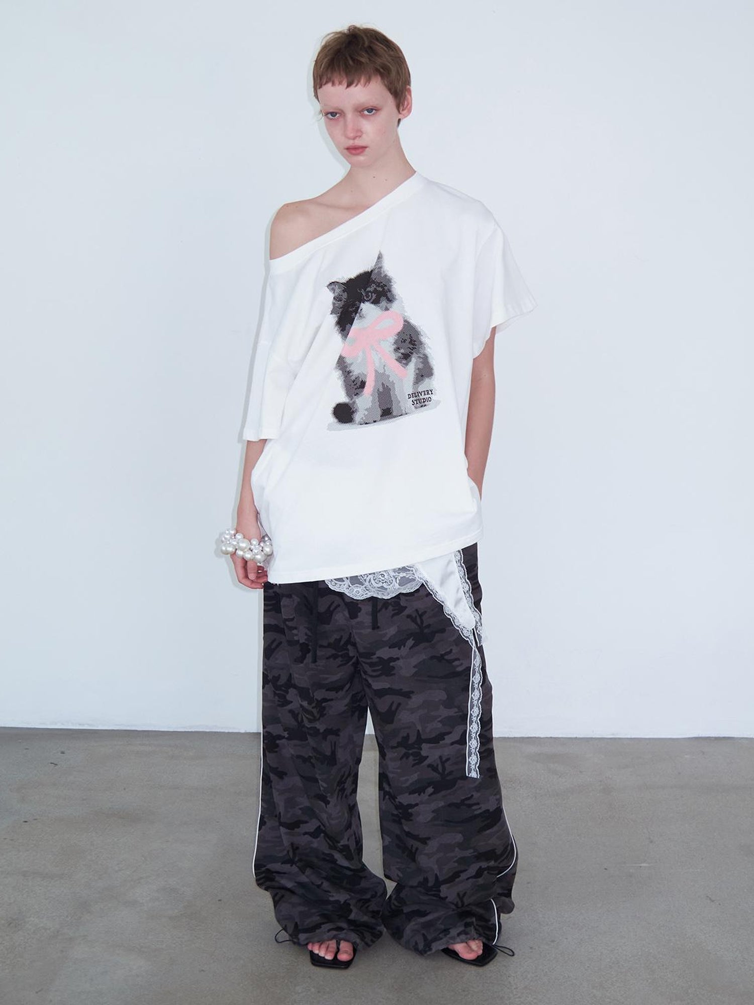 Delivery Butterfly Bow Print Wide Neck White T-shirt Off Shoulder Top