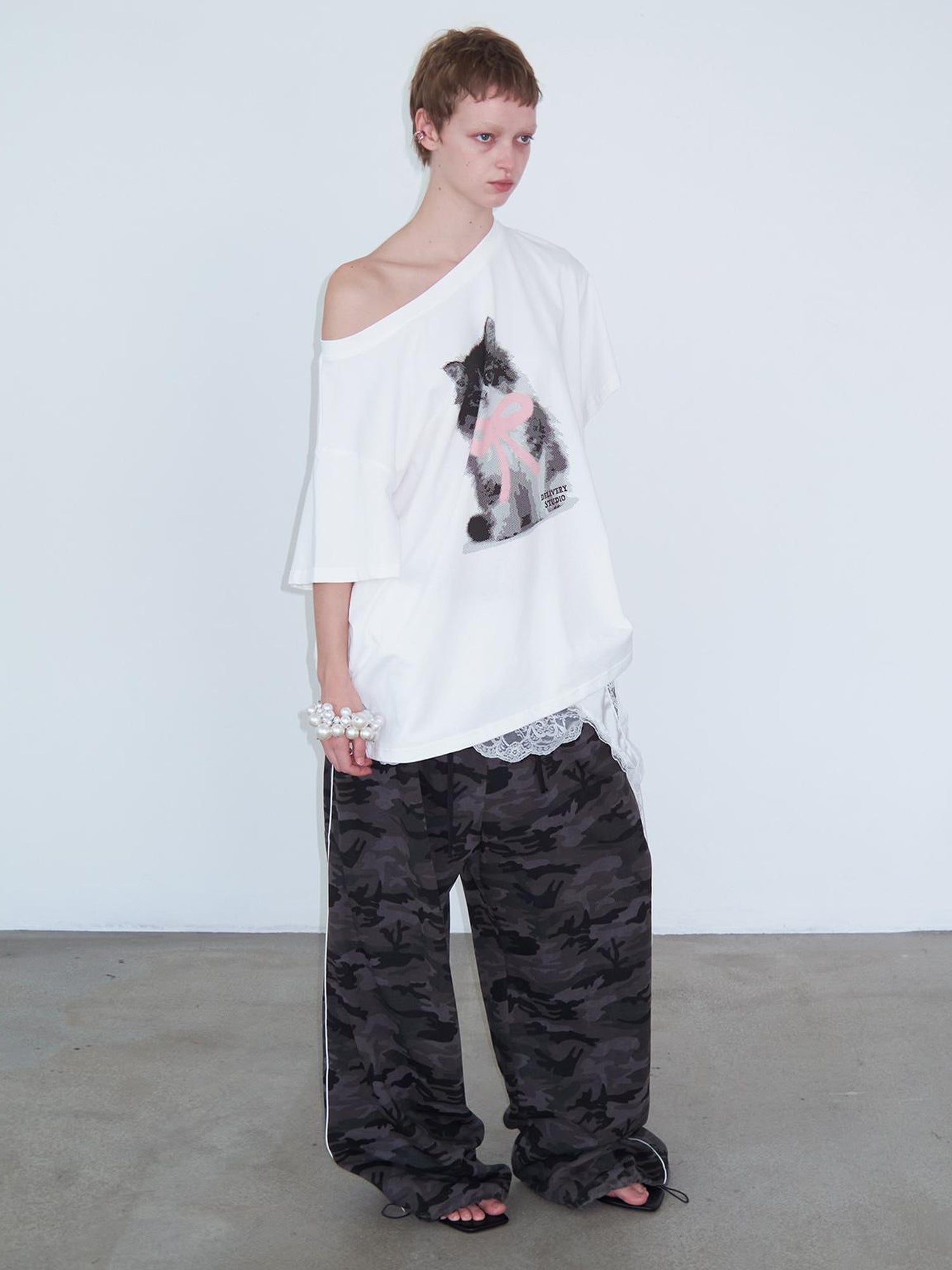 Delivery Butterfly Bow Print Wide Neck White T-shirt Off Shoulder Top