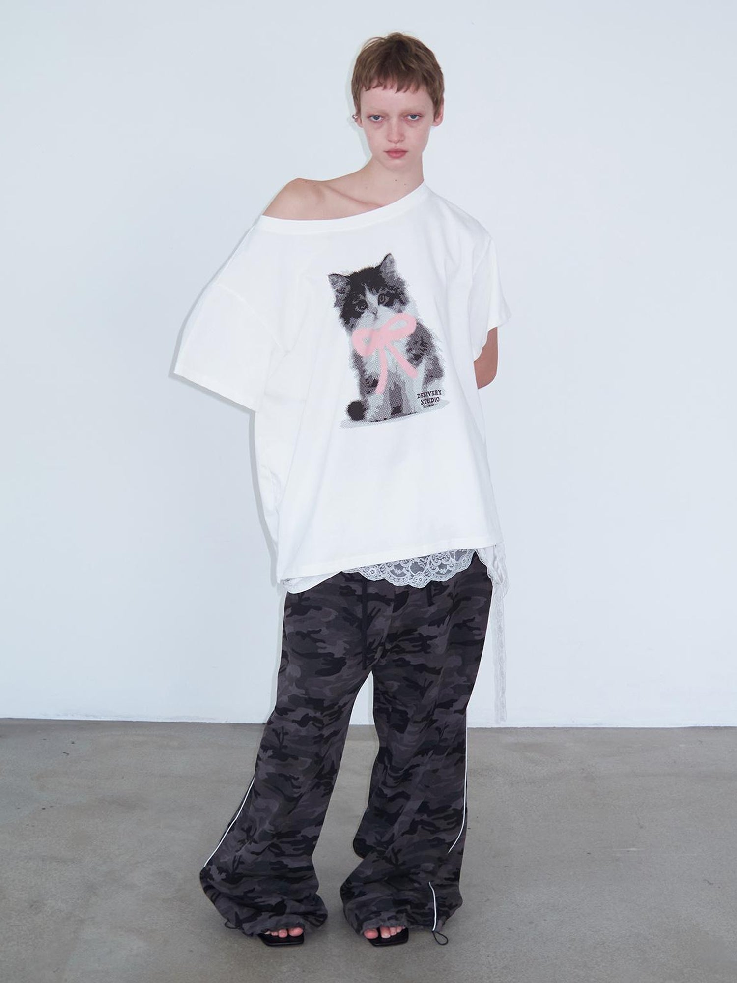 Delivery Butterfly Bow Print Wide Neck White T-shirt Off Shoulder Top