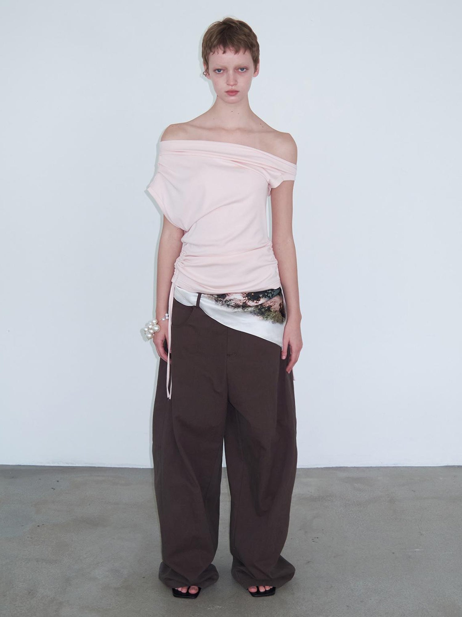 Delivery Delivery Brown Loose Fit Curve Hem Trousers