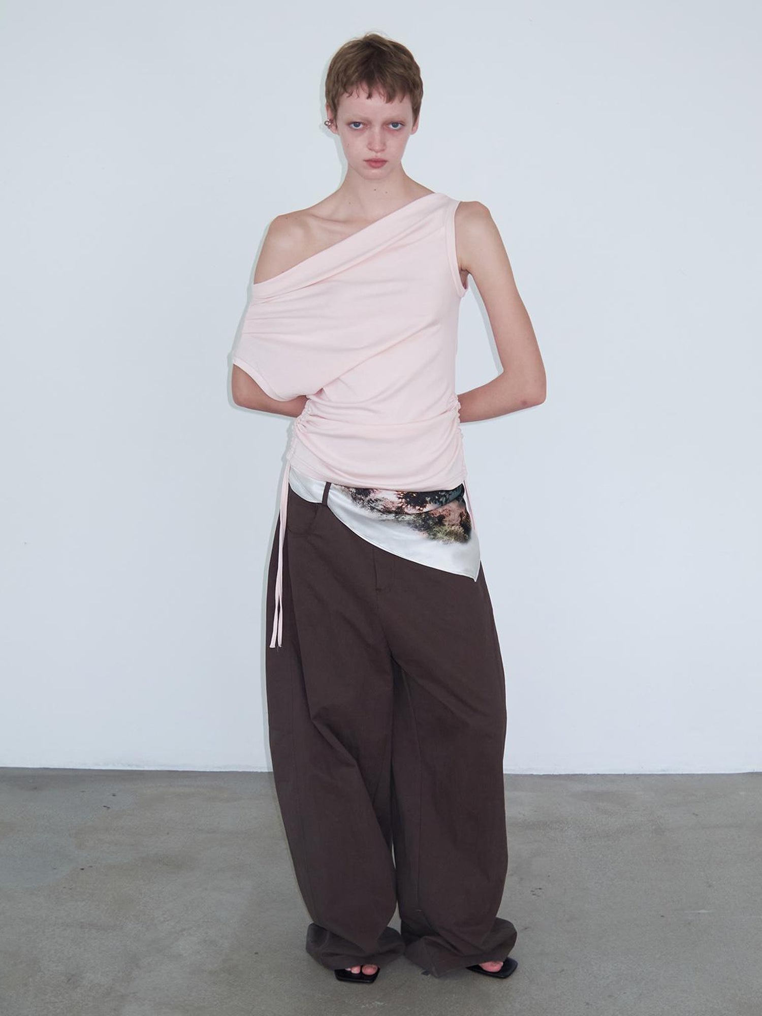 Delivery Delivery Brown Loose Fit Curve Hem Trousers