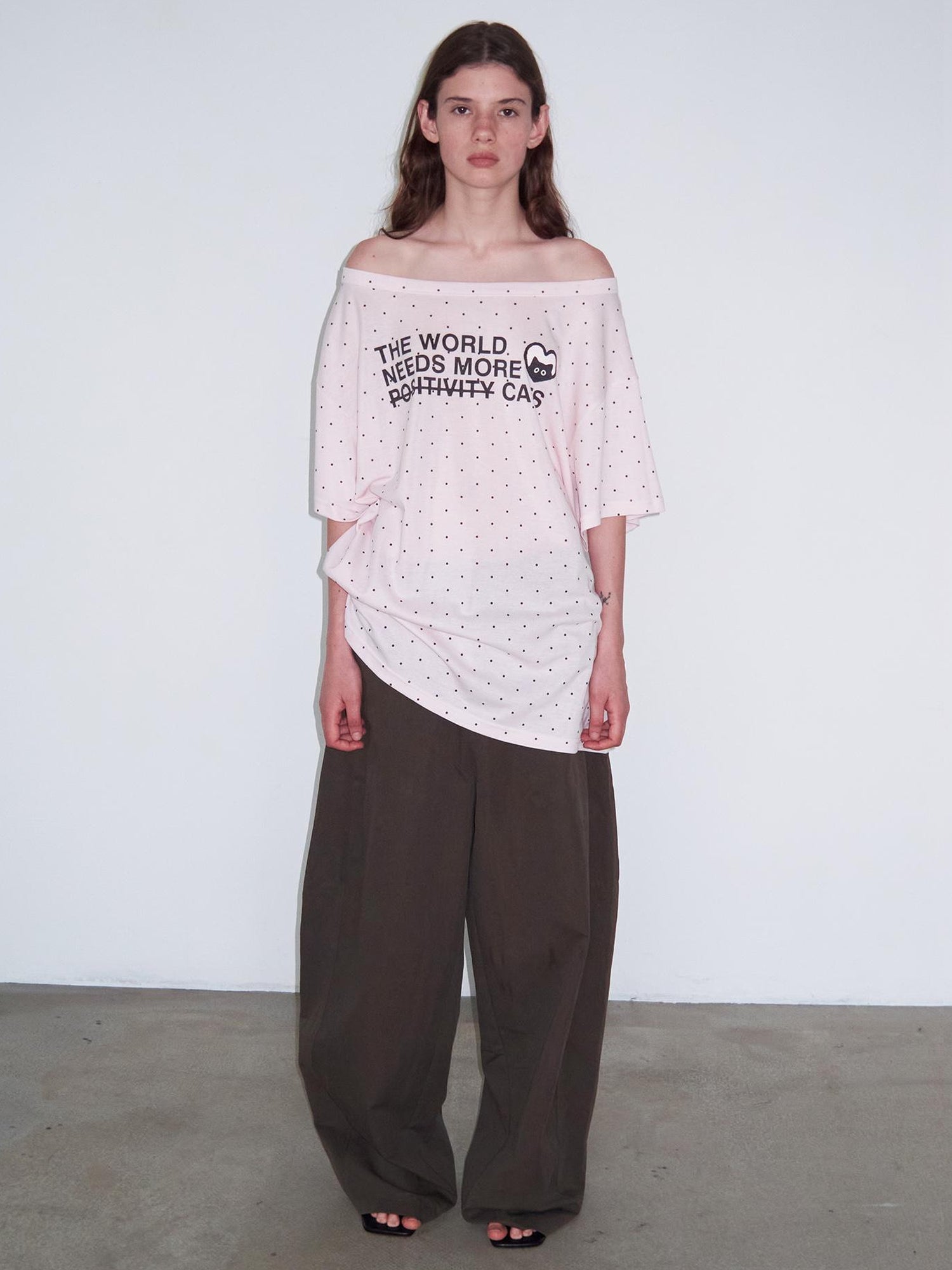 Delivery Delivery Brown Loose Fit Curve Hem Trousers