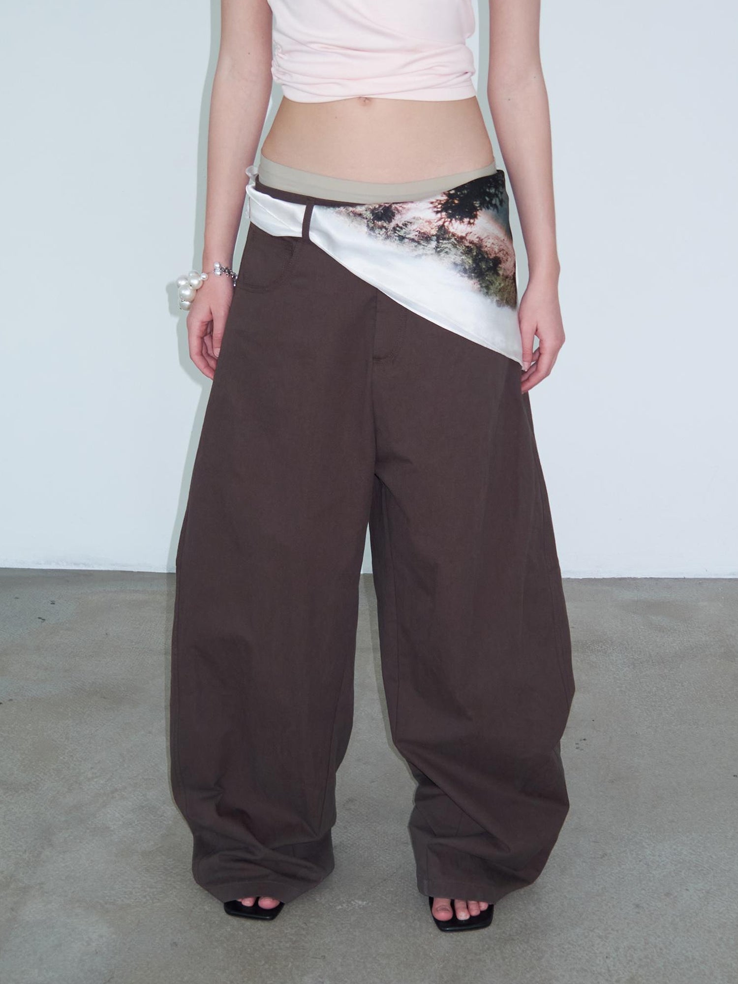 Delivery Delivery Brown Loose Fit Curve Hem Trousers