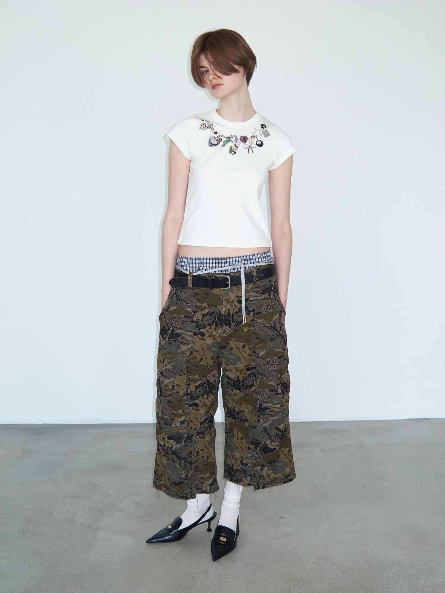 Delivery Delivery Colorful Beaded Necklace Print T-Shirt