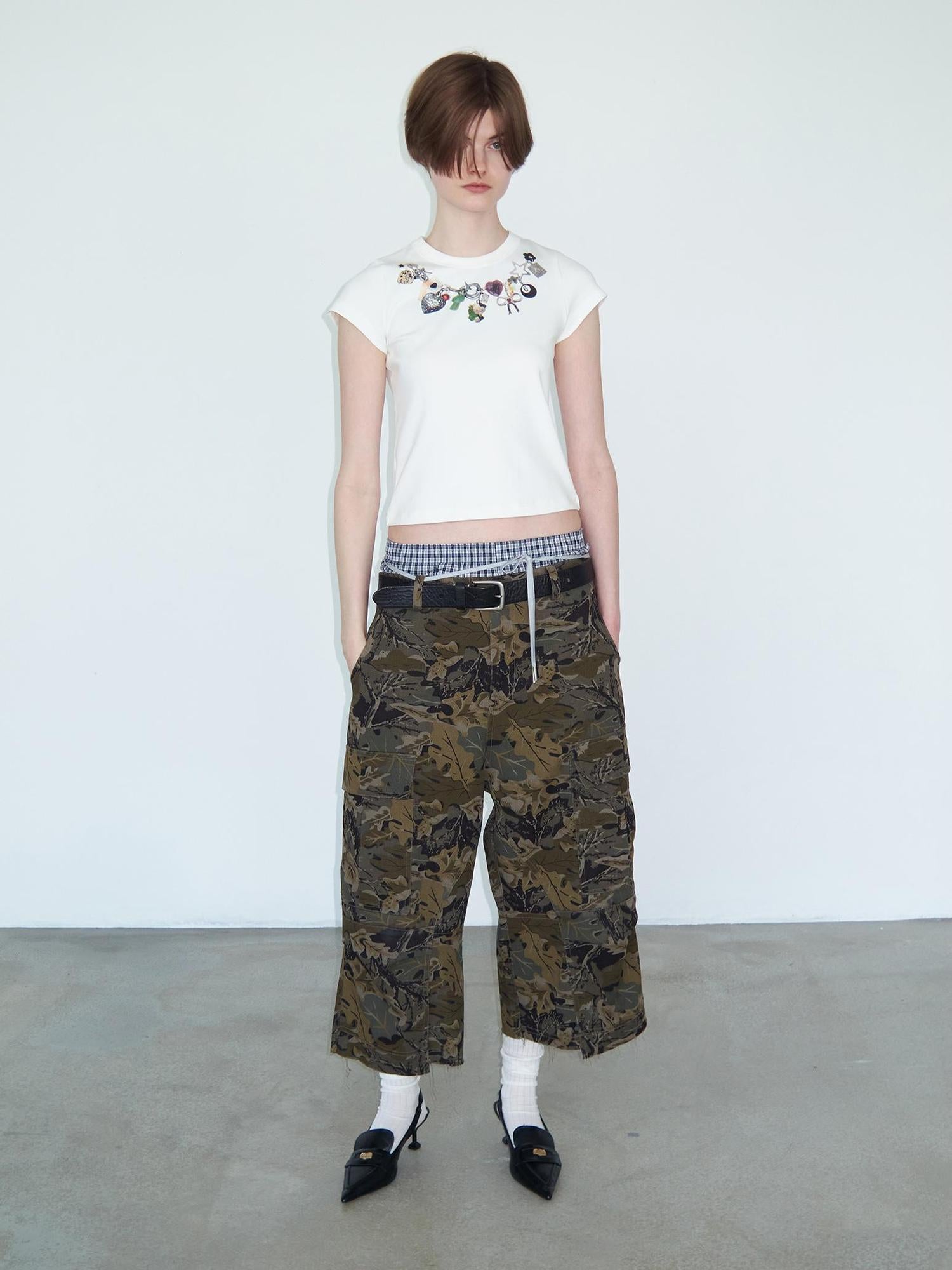 Delivery Delivery Colorful Beaded Necklace Print T-Shirt