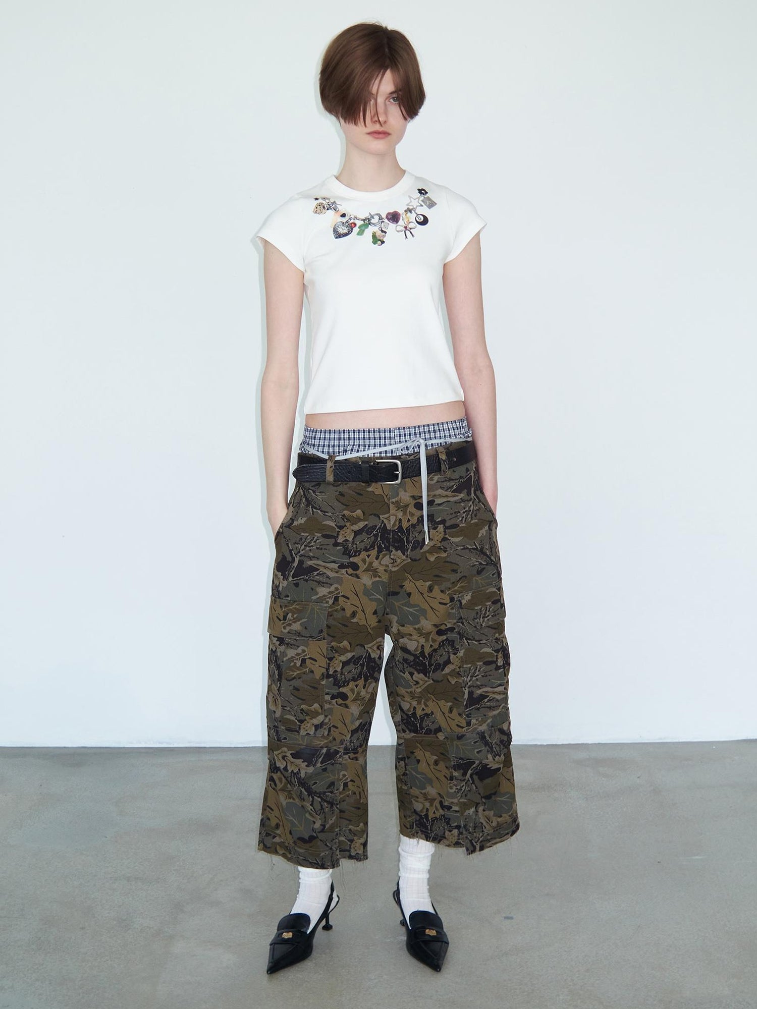 Delivery Delivery Colorful Beaded Necklace Print T-Shirt