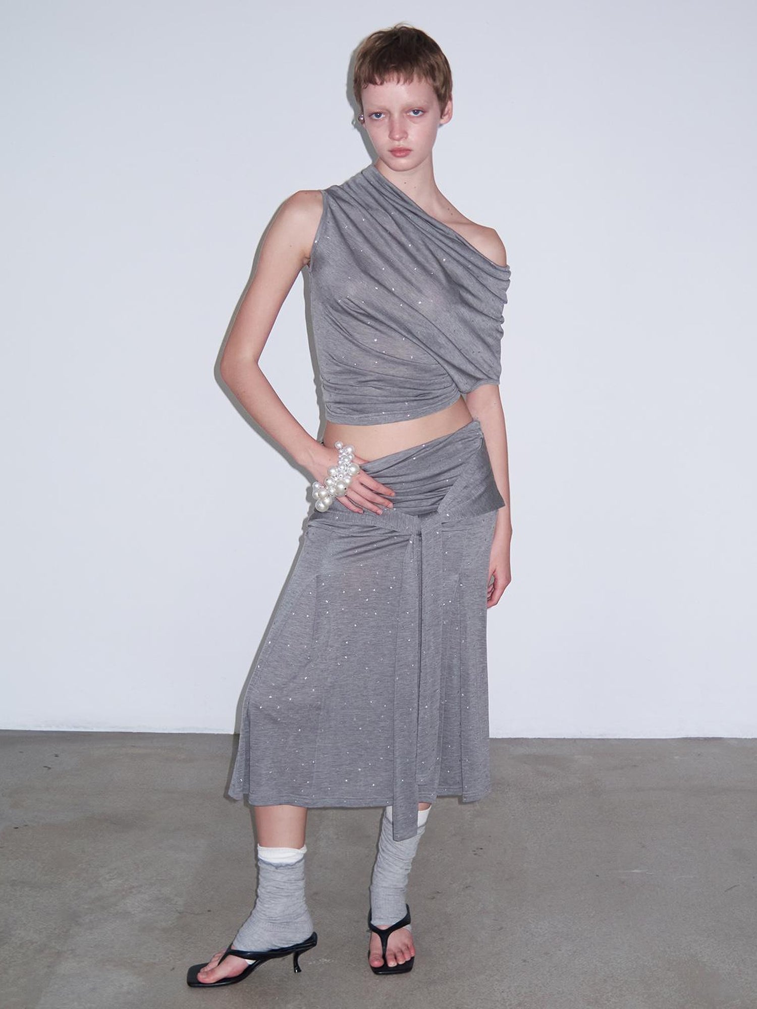 Delivery Delivery Gray Crystal Foil Print Layered Lyocell Top With Floral Mini Skirt And Tie Wrap Midi Dress