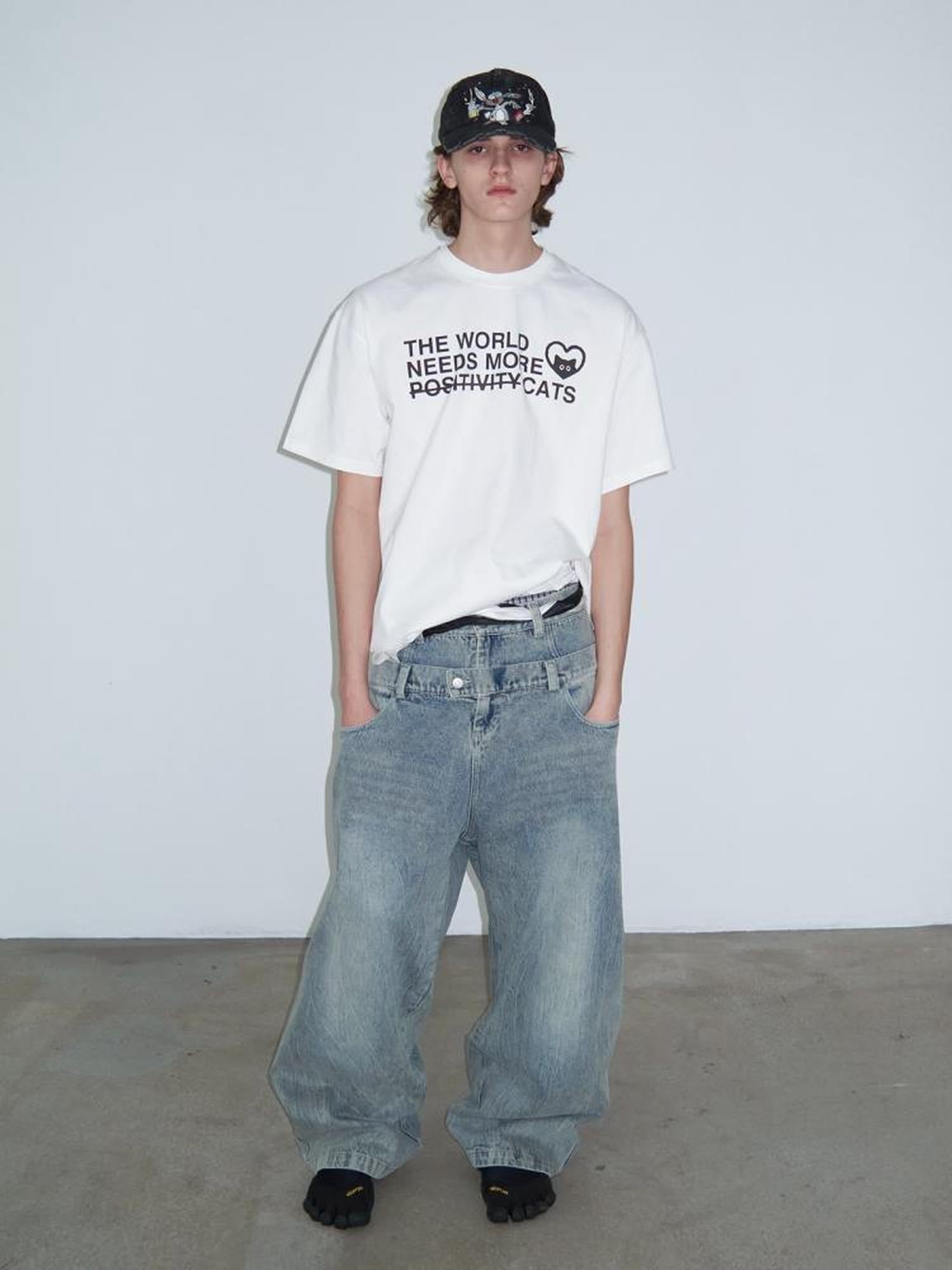 Delivery Distressed Light Wash Relaxed Mid Low Rise Jeans