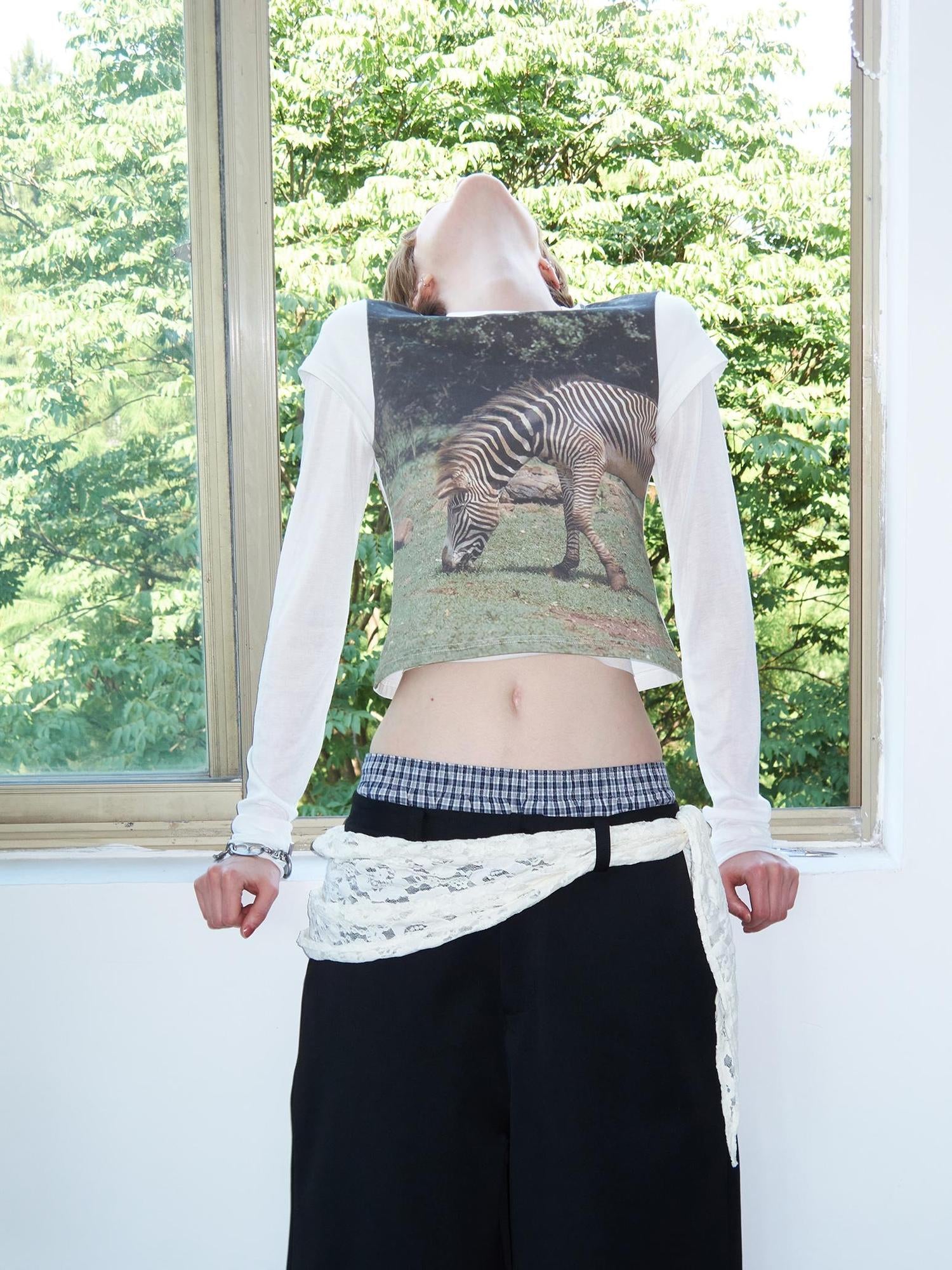 Delivery Green Zebra Nature Print Fitted V-neck T-shirt Long Sleeve