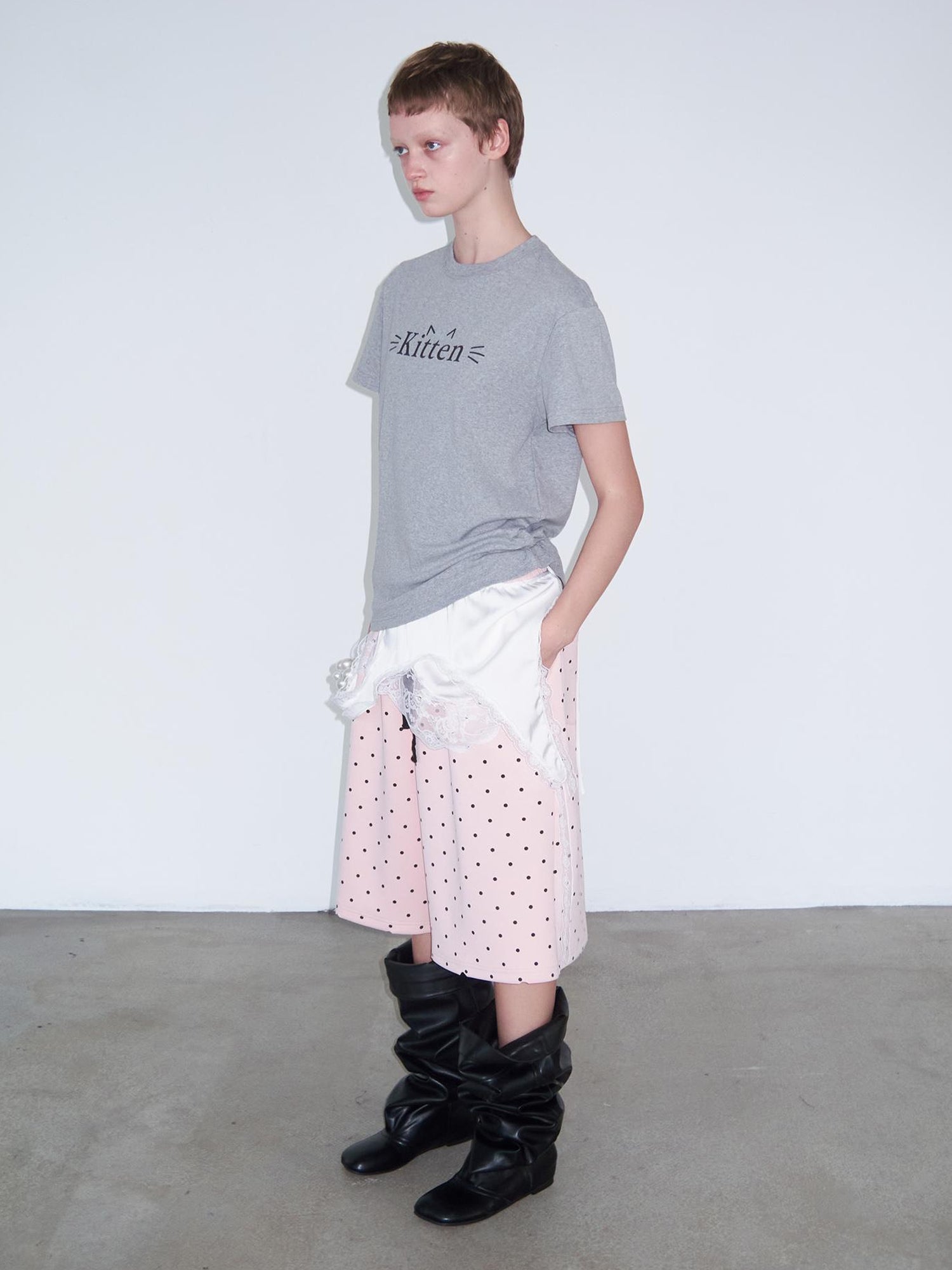 Delivery Kitten Print Cropped T-shirt Unisex Fit Casual Short Sleeve Top