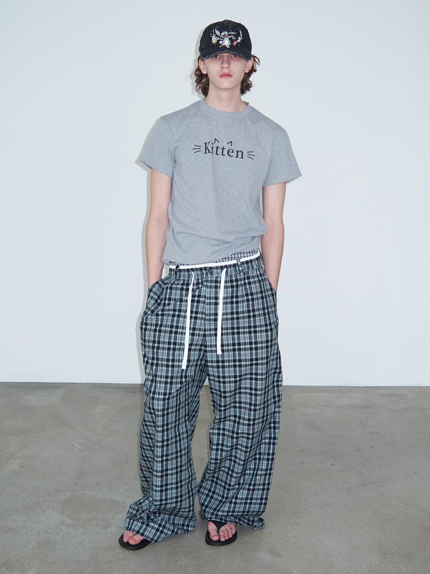 Delivery Kitten Print Cropped T-shirt Unisex Fit Casual Short Sleeve Top