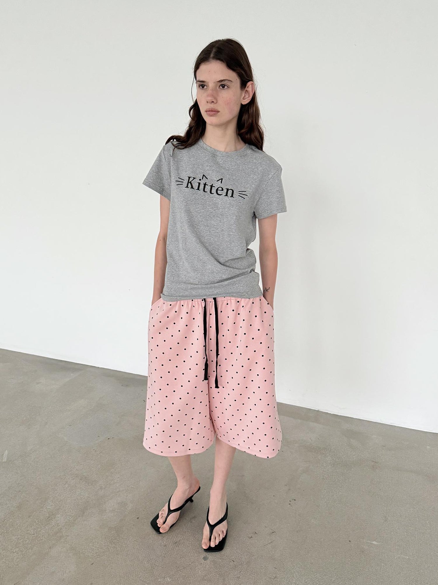 Delivery Kitten Print Cropped T-shirt Unisex Fit Casual Short Sleeve Top