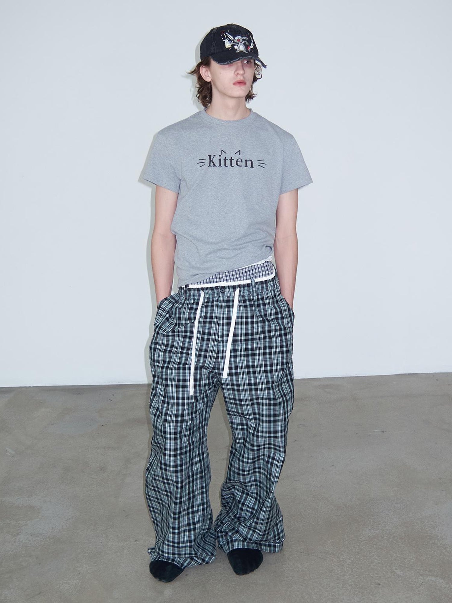 Delivery Kitten Print Cropped T-shirt Unisex Fit Casual Short Sleeve Top