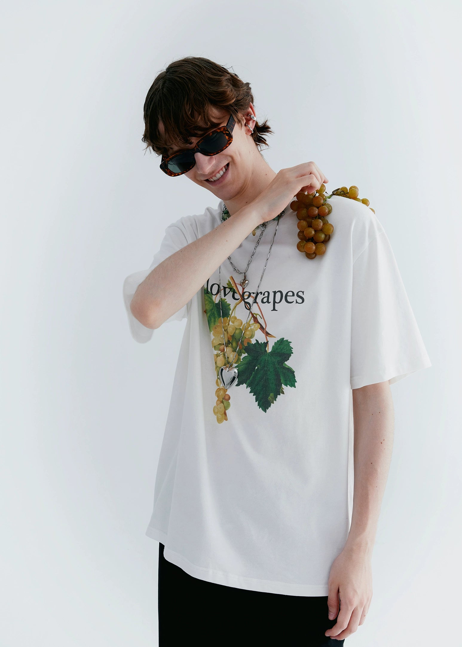Delivery_Love_Grapes_Print_T-Shirt_MISSTT