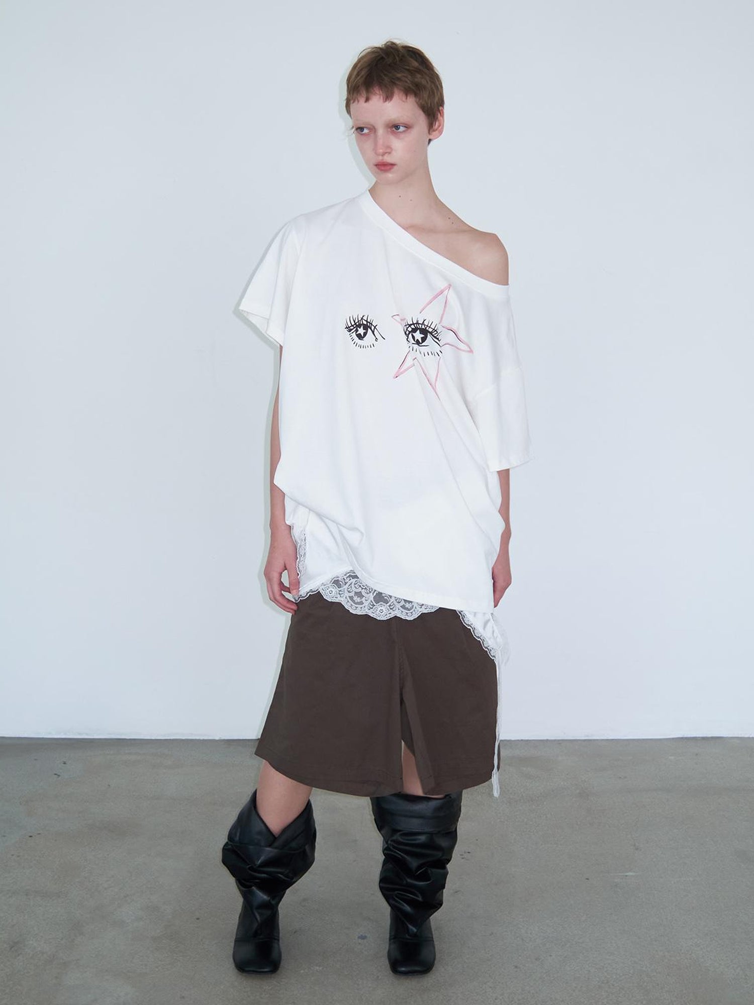 Delivery Oversized Drop Shoulder White T-shirt With Starry Eye Print