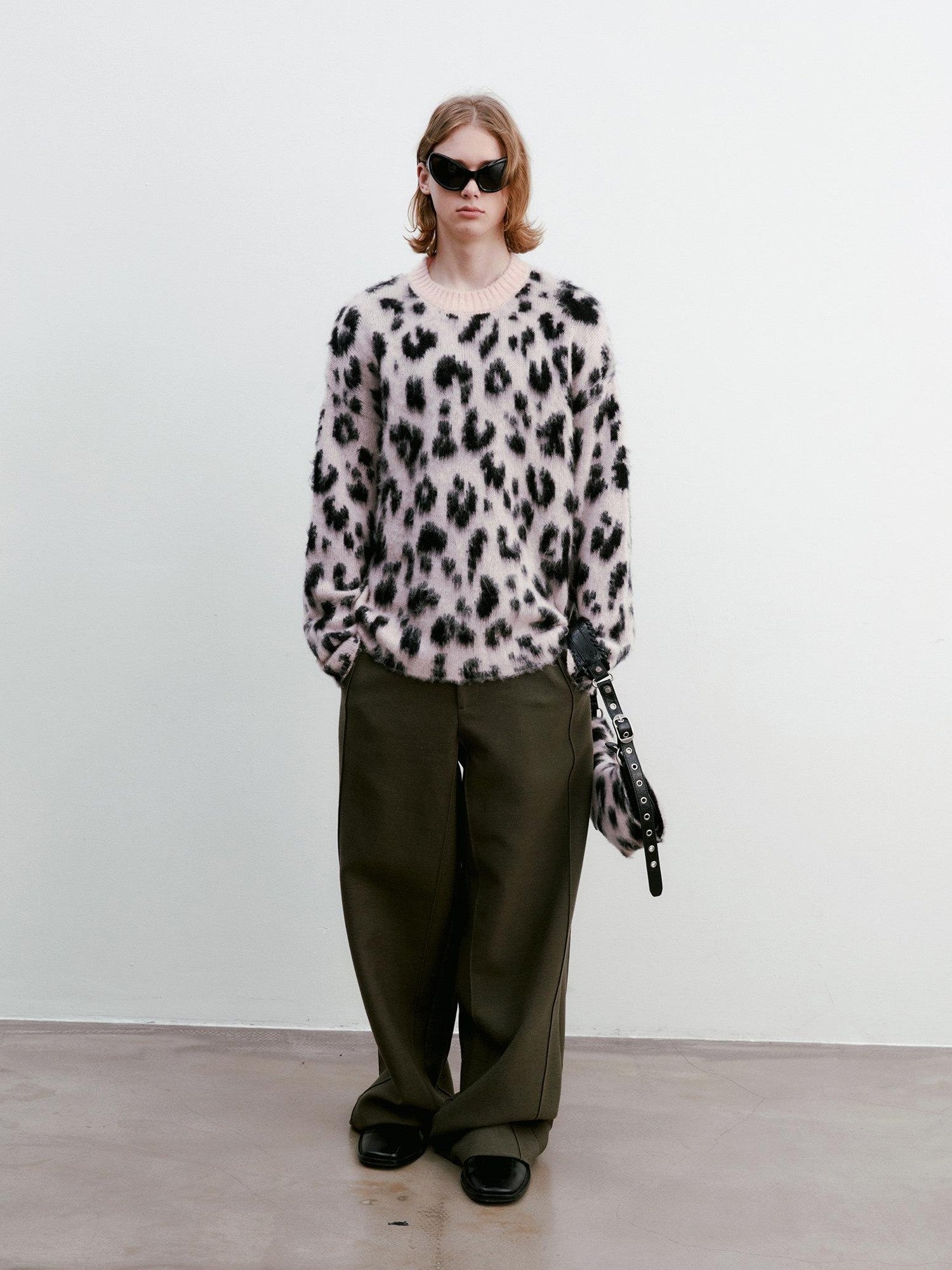 Delivery Pink Black Leopard Jacquard Brushed Plush Crewneck Women&