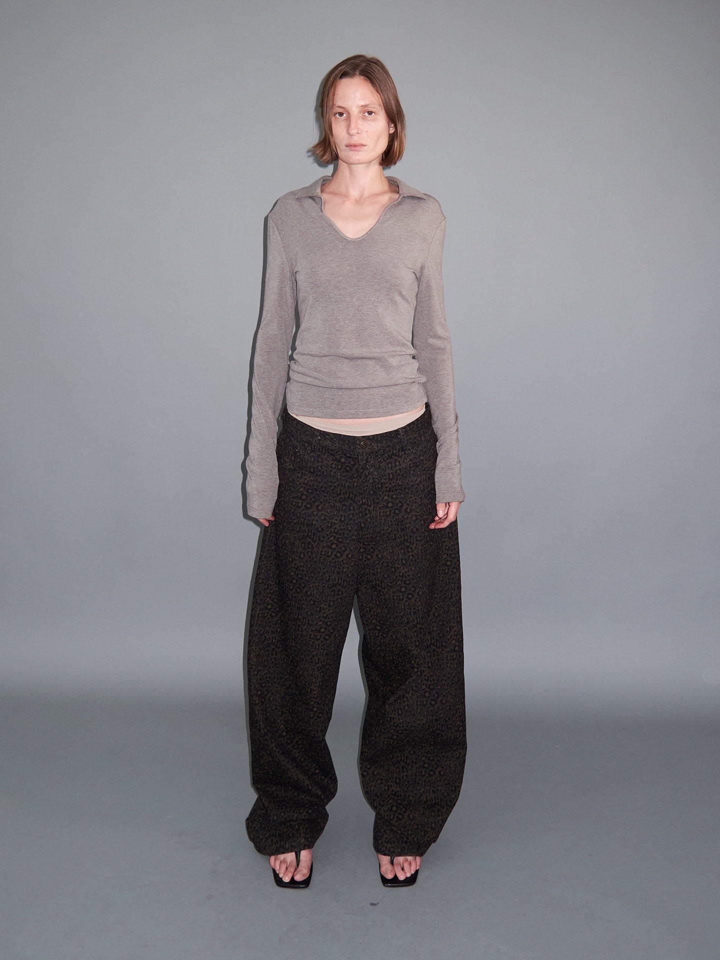 Delivery_Slim_Fit_Polo_U_Neck_Knit_Lettering_Women&