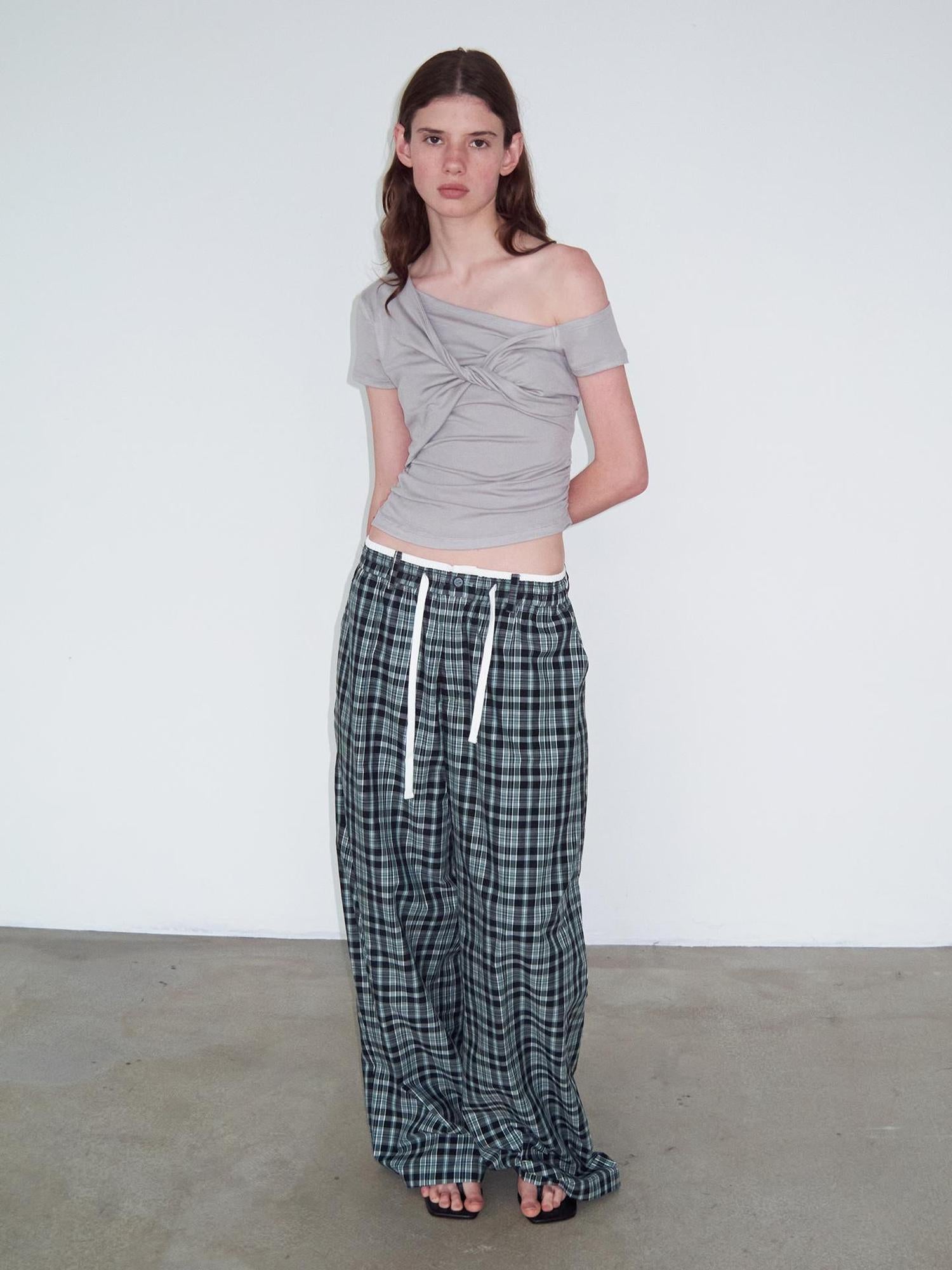 Delivery Twisted Shoulder Grey Cropped Tee