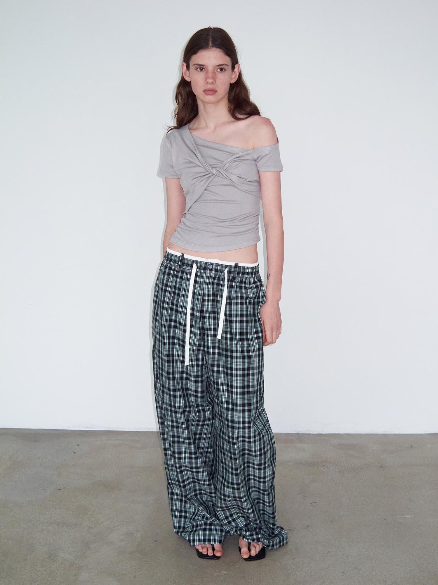 Delivery Twisted Shoulder Grey Cropped Tee