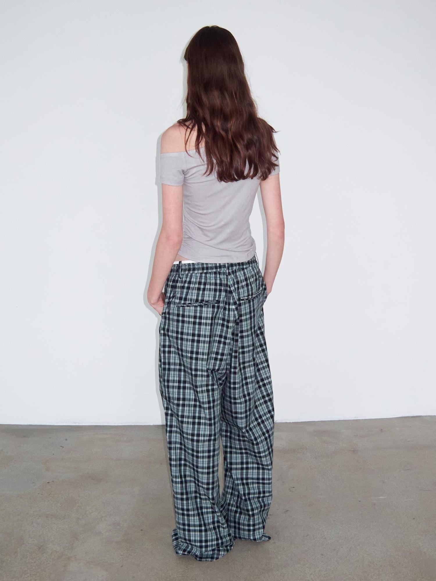 Delivery Twisted Shoulder Grey Cropped Tee