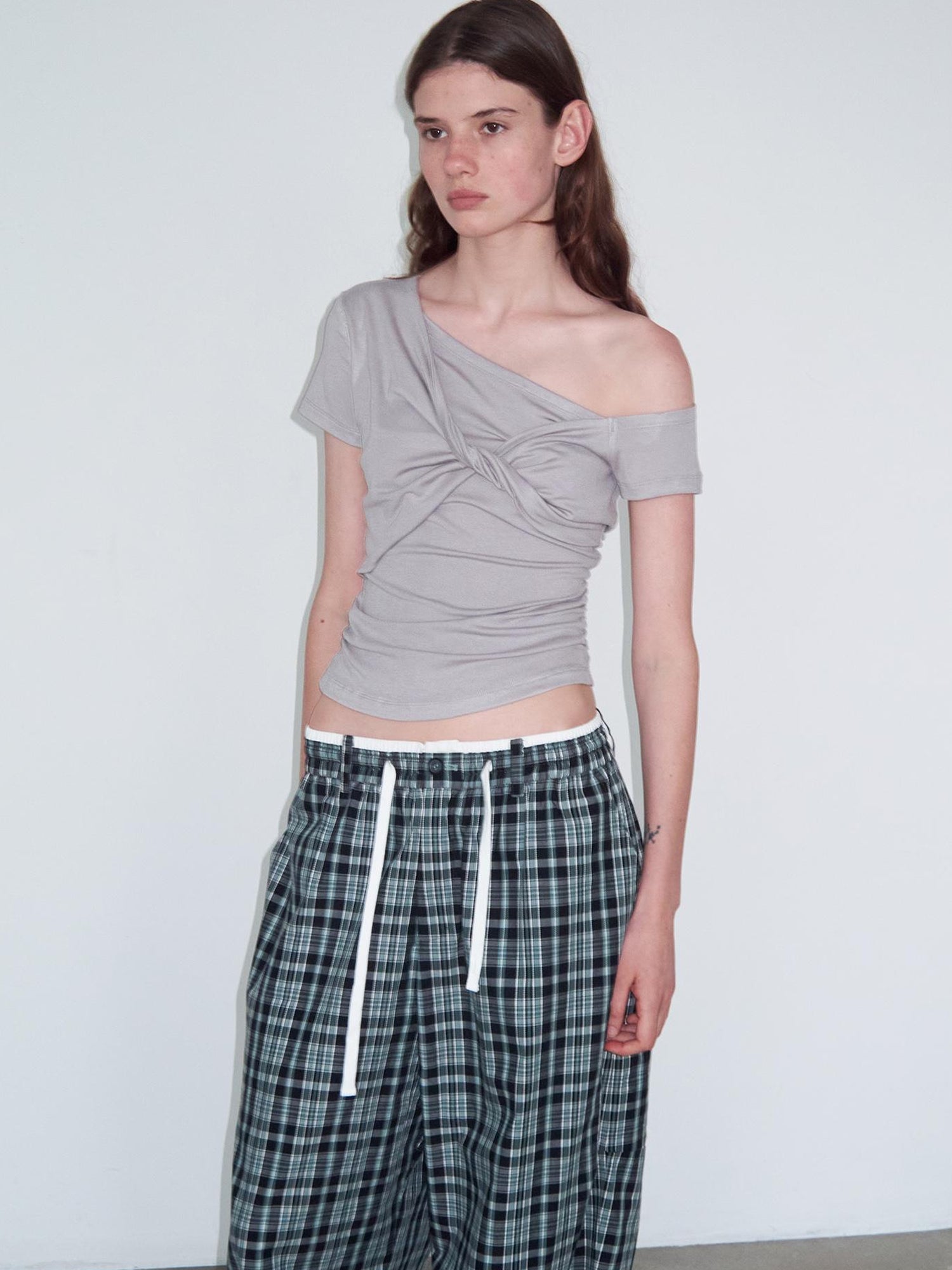 Delivery Twisted Shoulder Grey Cropped Tee
