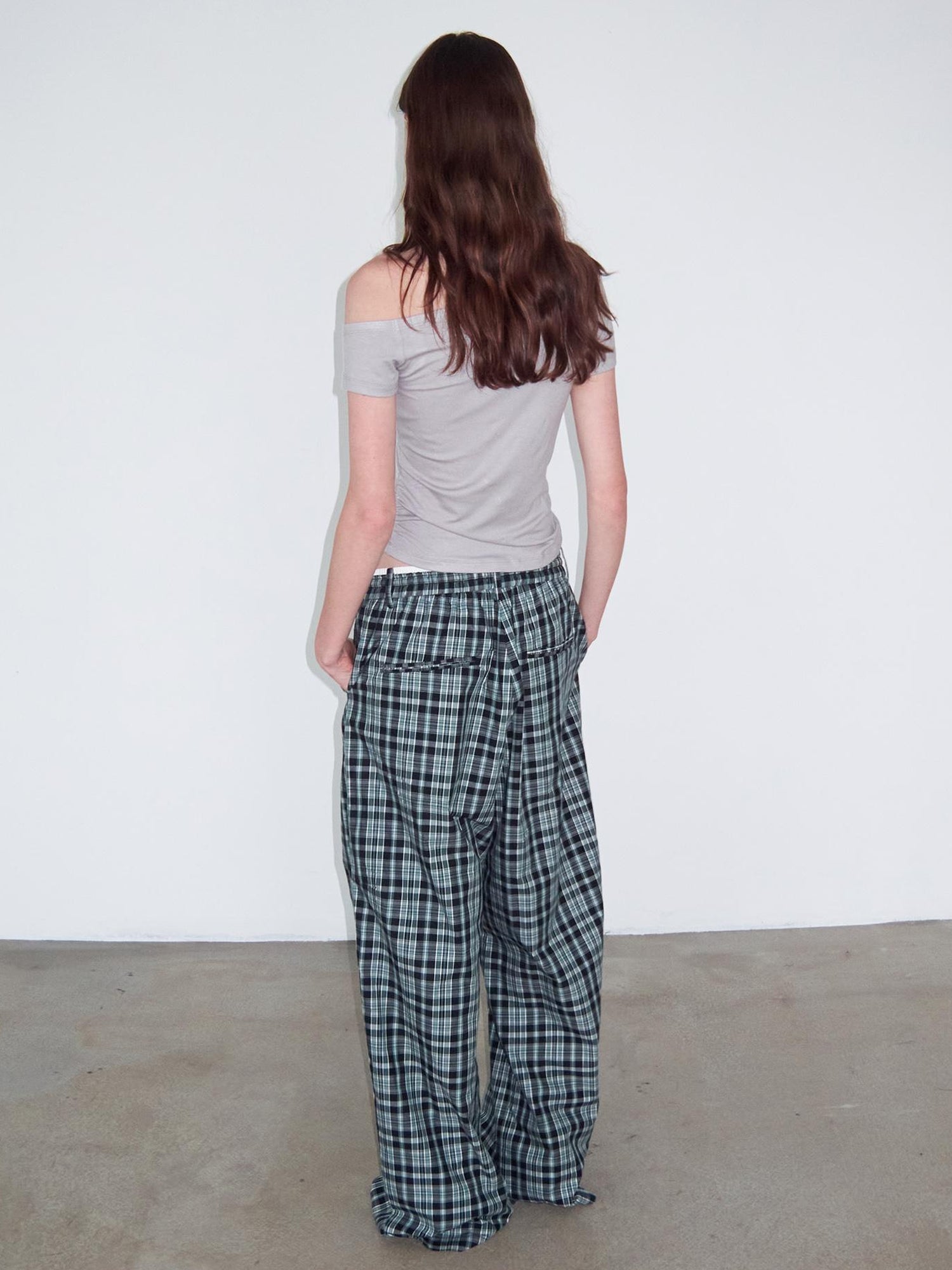 Delivery Twisted Shoulder Grey Cropped Tee