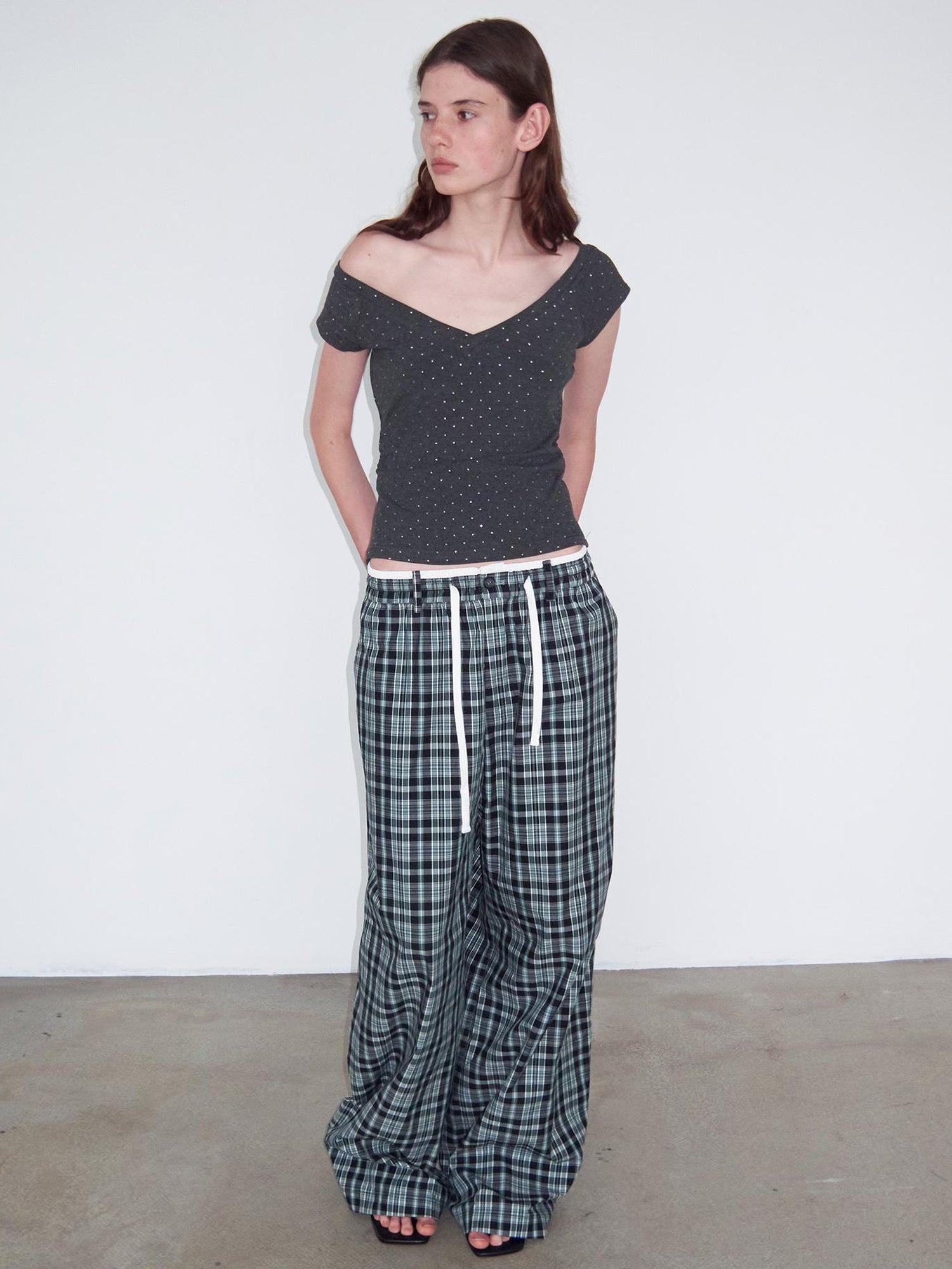 Delivery V-Neck Cropped Tee with Ruffle Sleeves Rhinestone