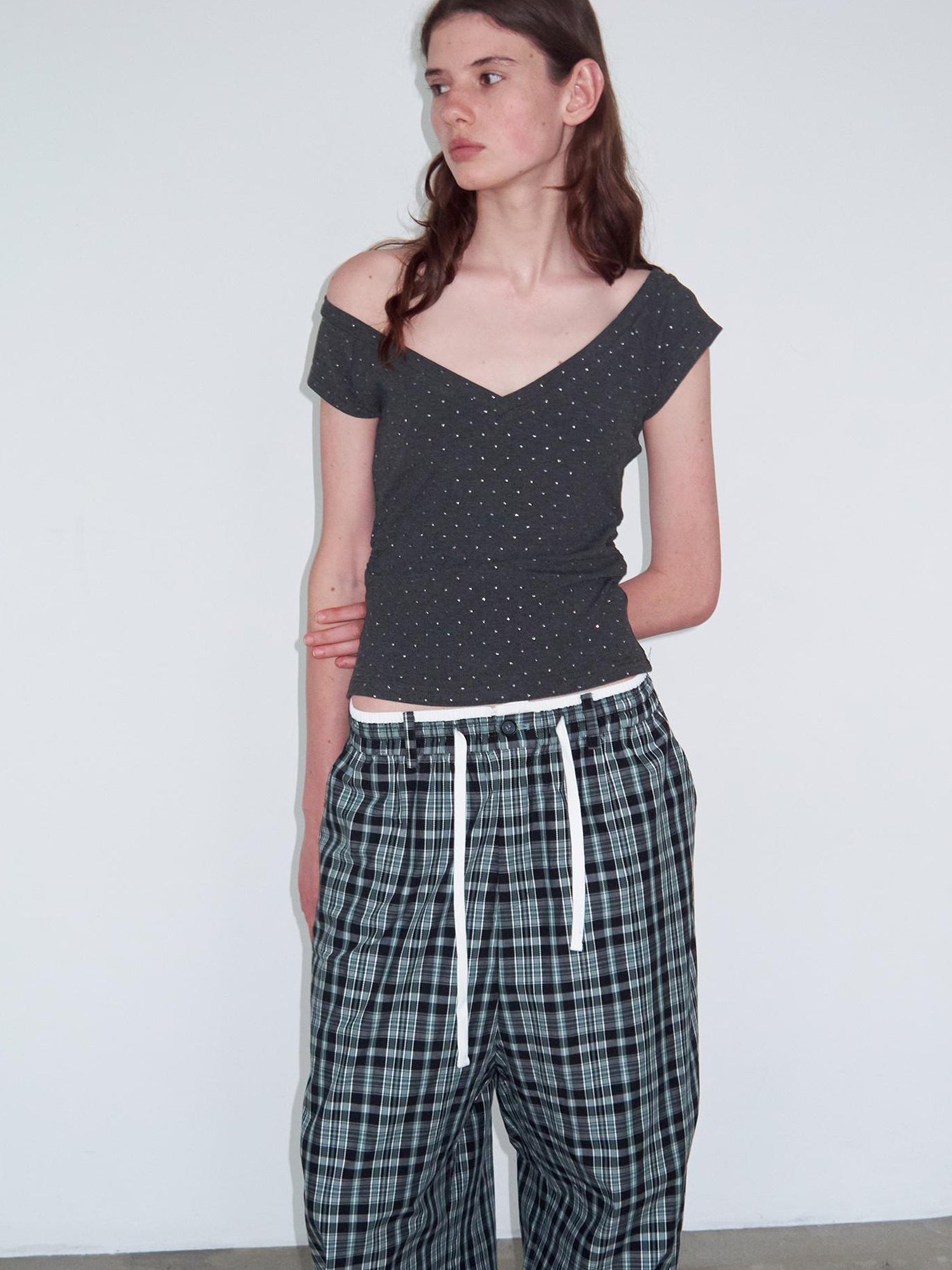 Delivery V-Neck Cropped Tee with Ruffle Sleeves Rhinestone