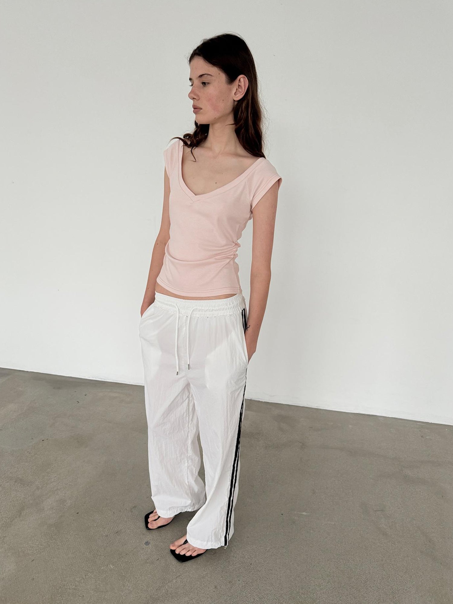 Delivery V-Neck Cropped Tee with Ruffle Sleeves Rhinestone