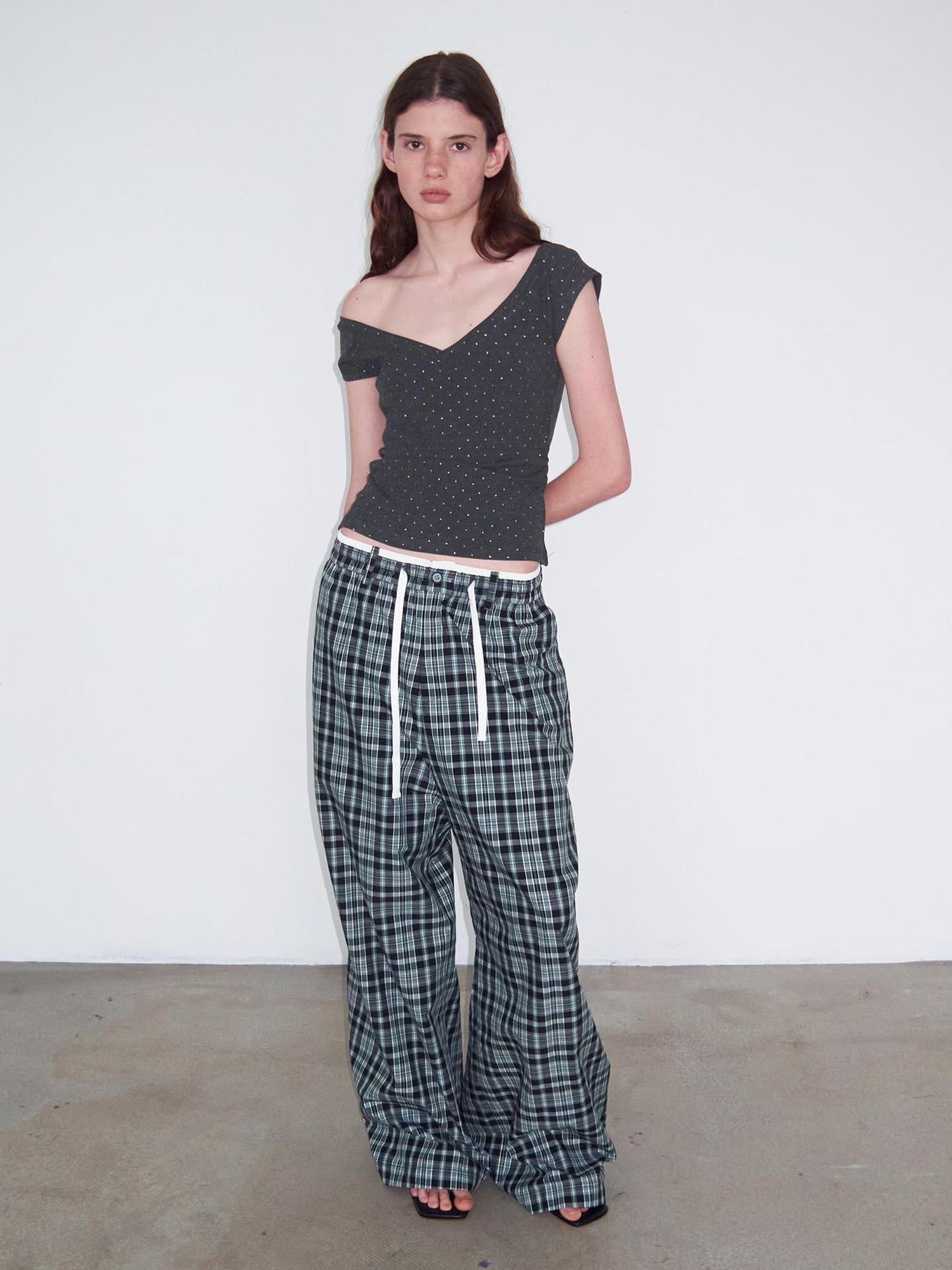 Delivery V-Neck Cropped Tee with Ruffle Sleeves Rhinestone