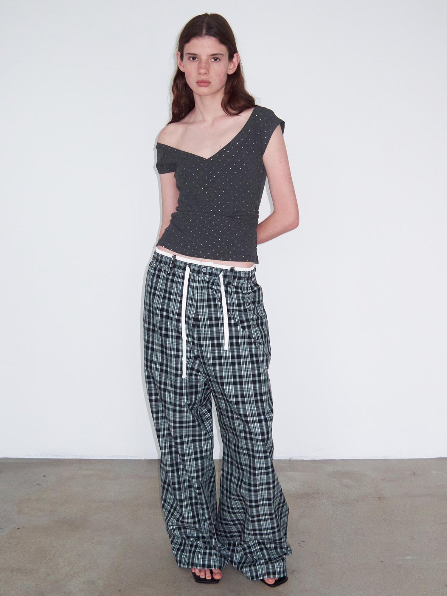 Delivery V-Neck Cropped Tee with Ruffle Sleeves Rhinestone