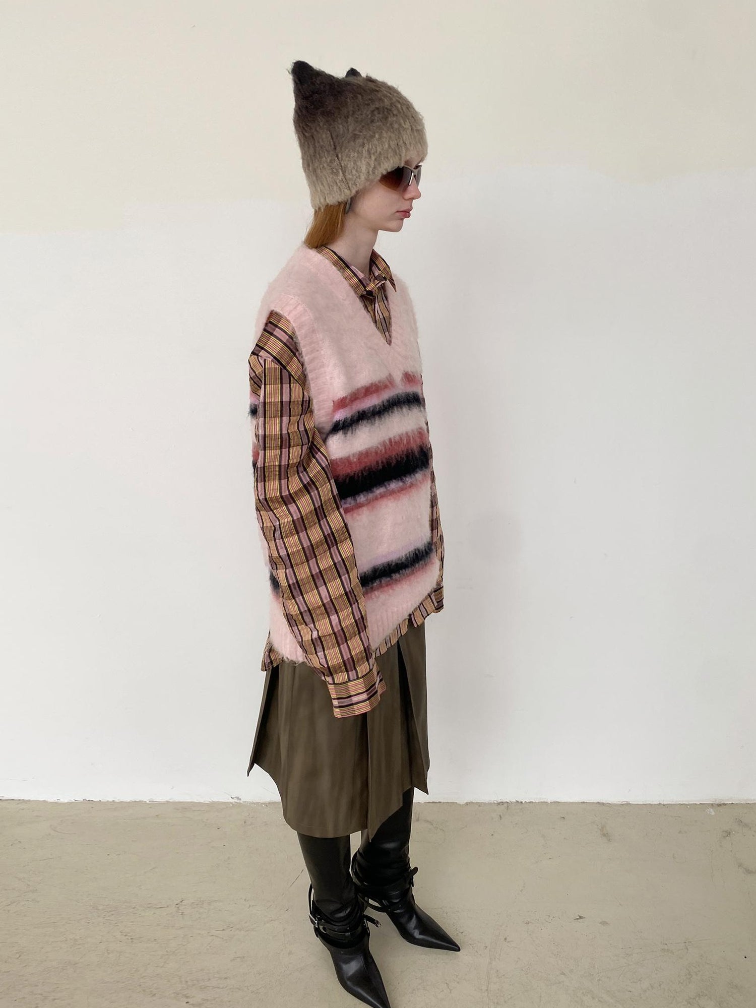 Delivery V-neck Cable Knit Wool Vest In Pale Pink Stripes
