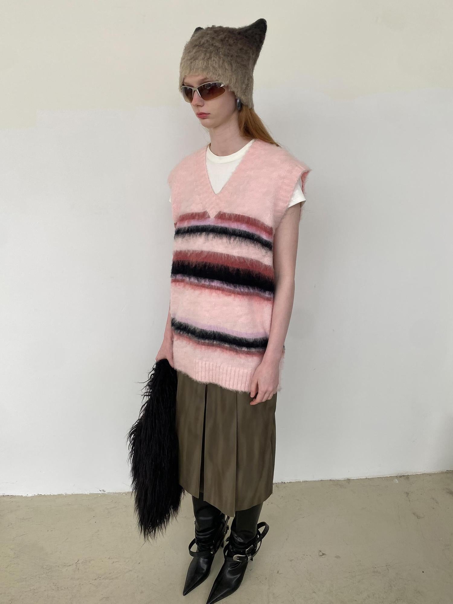 Delivery V-neck Cable Knit Wool Vest In Pale Pink Stripes