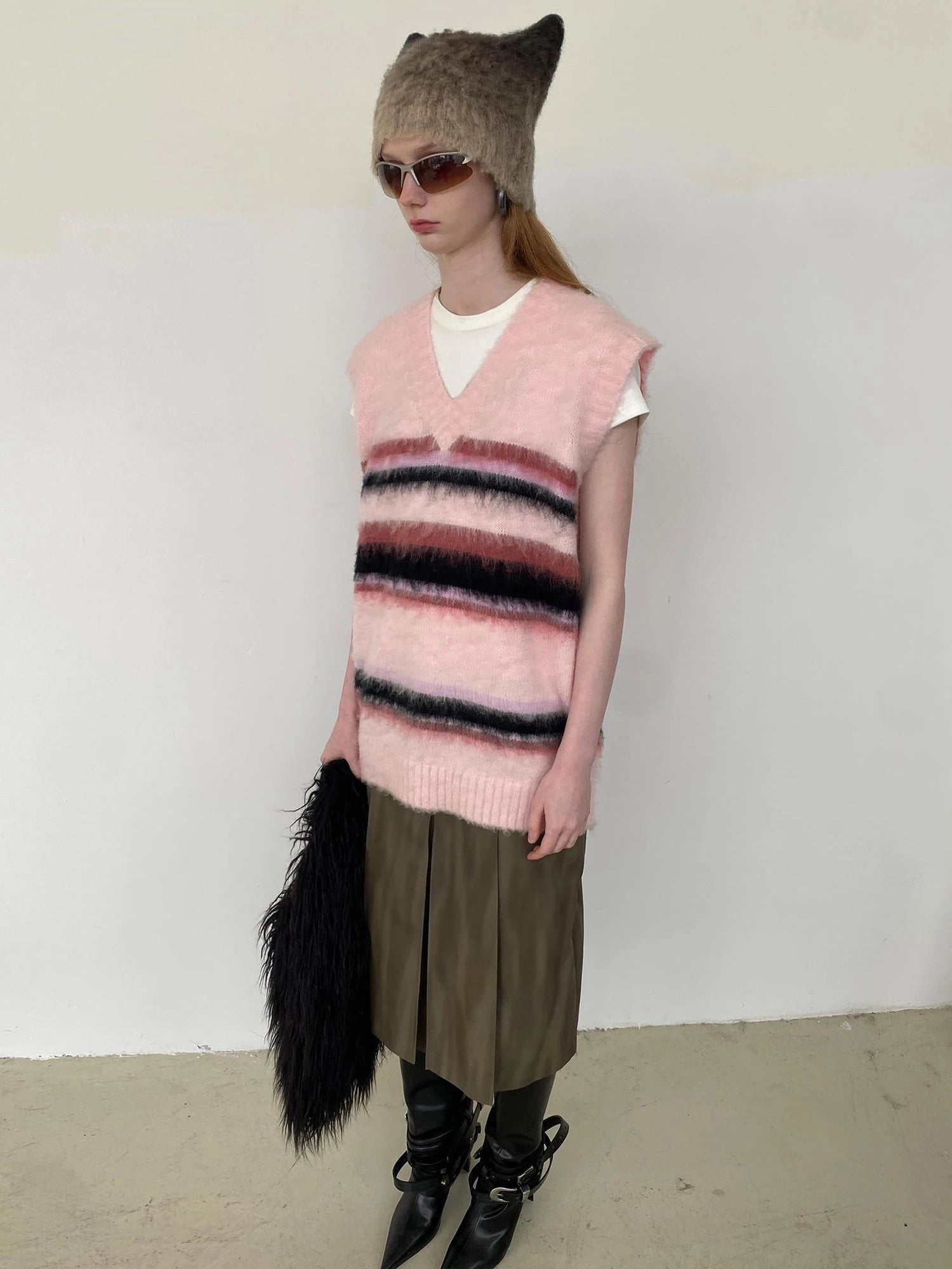 V-neck Cable Knit Wool Vest In Pale Pink Stripes