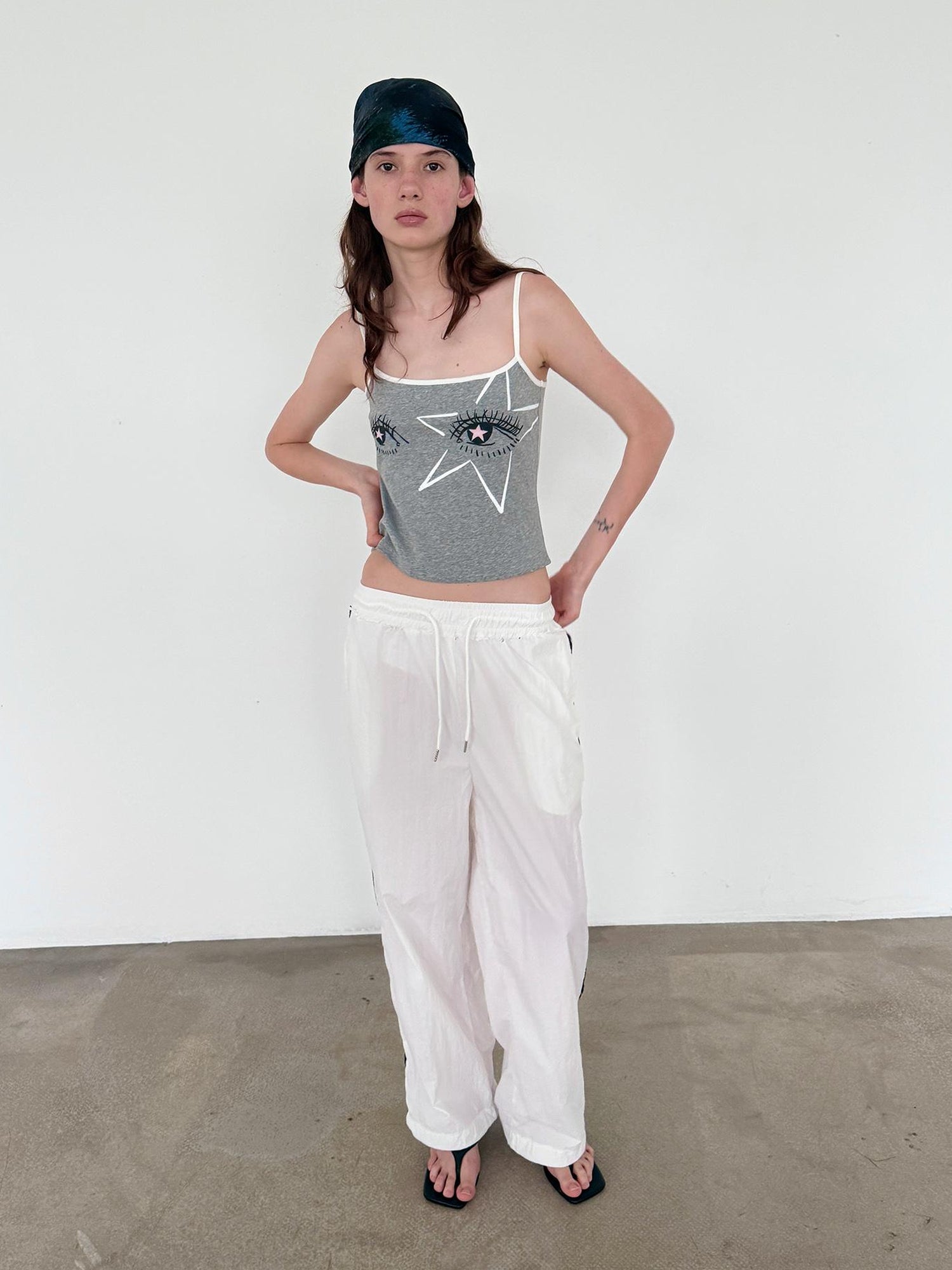 Delivery V-neck T-shirt Long Sleeve