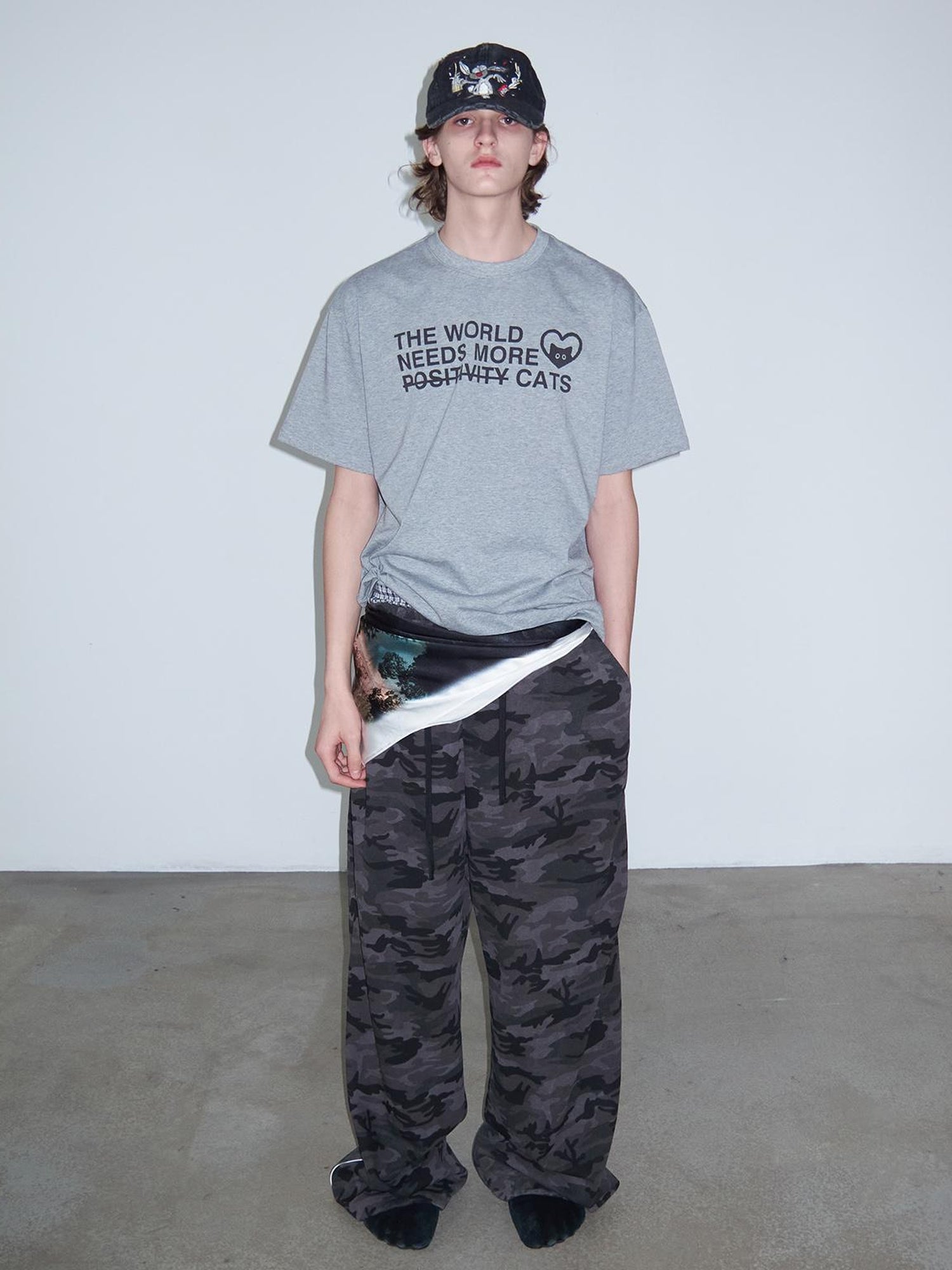 Delivery V-neck T-shirt Long Sleeve