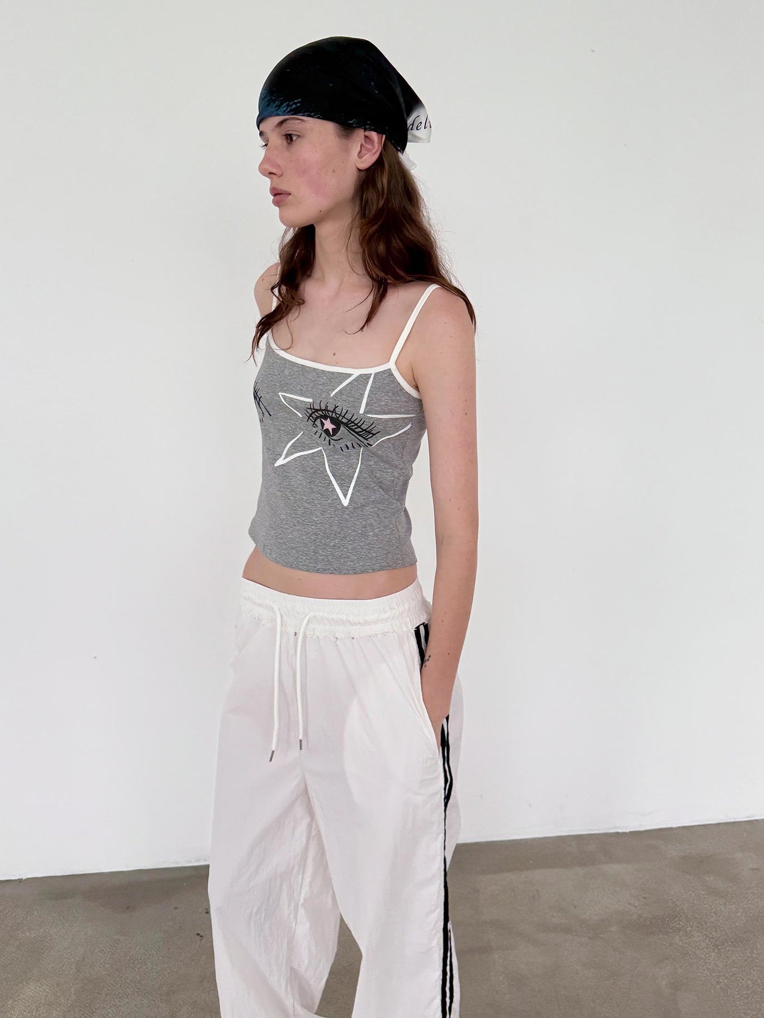 Delivery V-neck T-shirt Long Sleeve