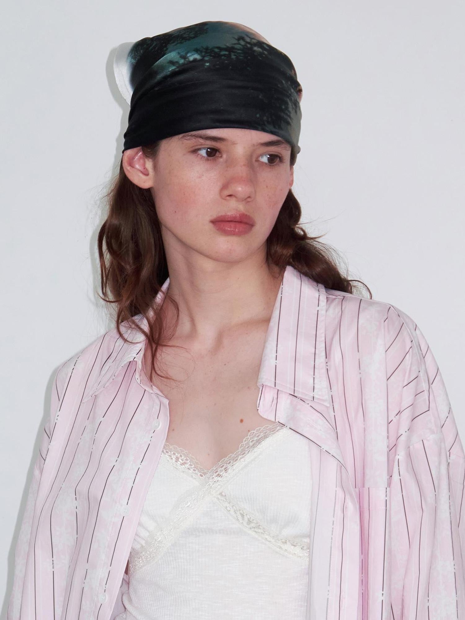 Delivery V-neck T-shirt Long Sleeve