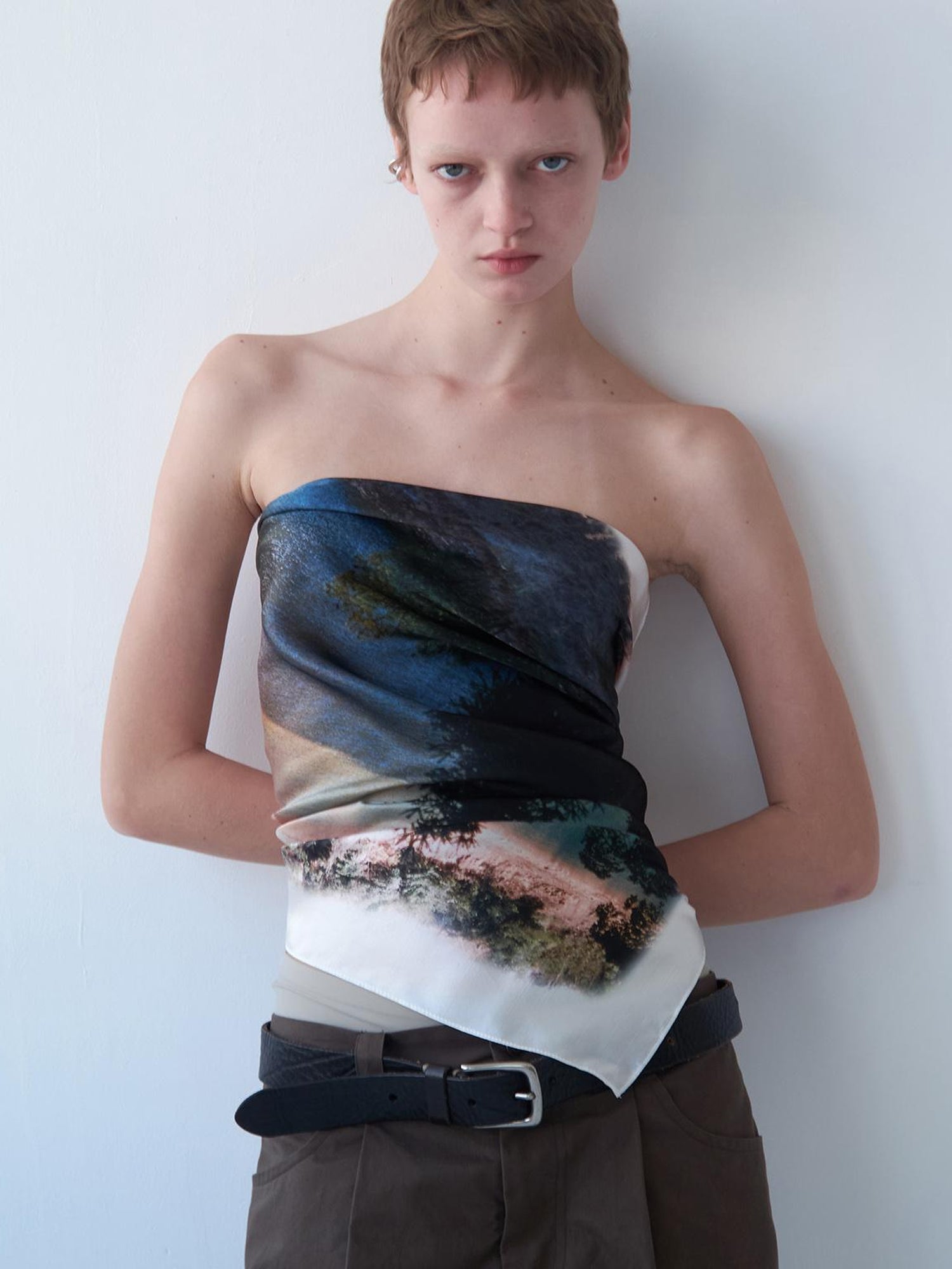 Delivery V-neck T-shirt Long Sleeve