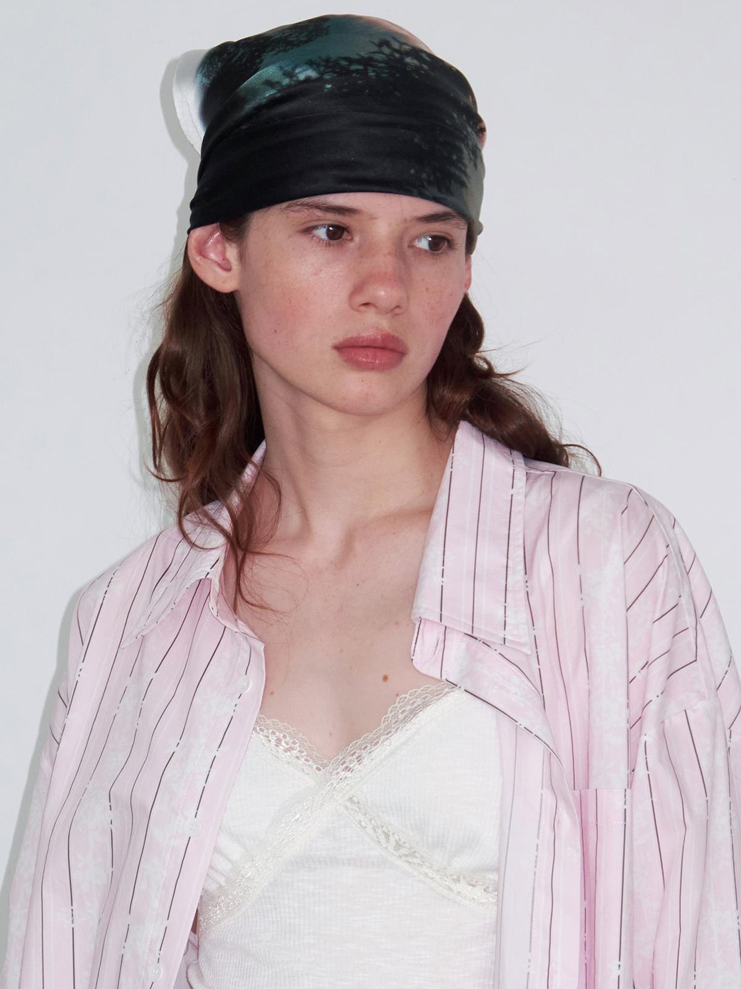 Delivery V-neck T-shirt Long Sleeve