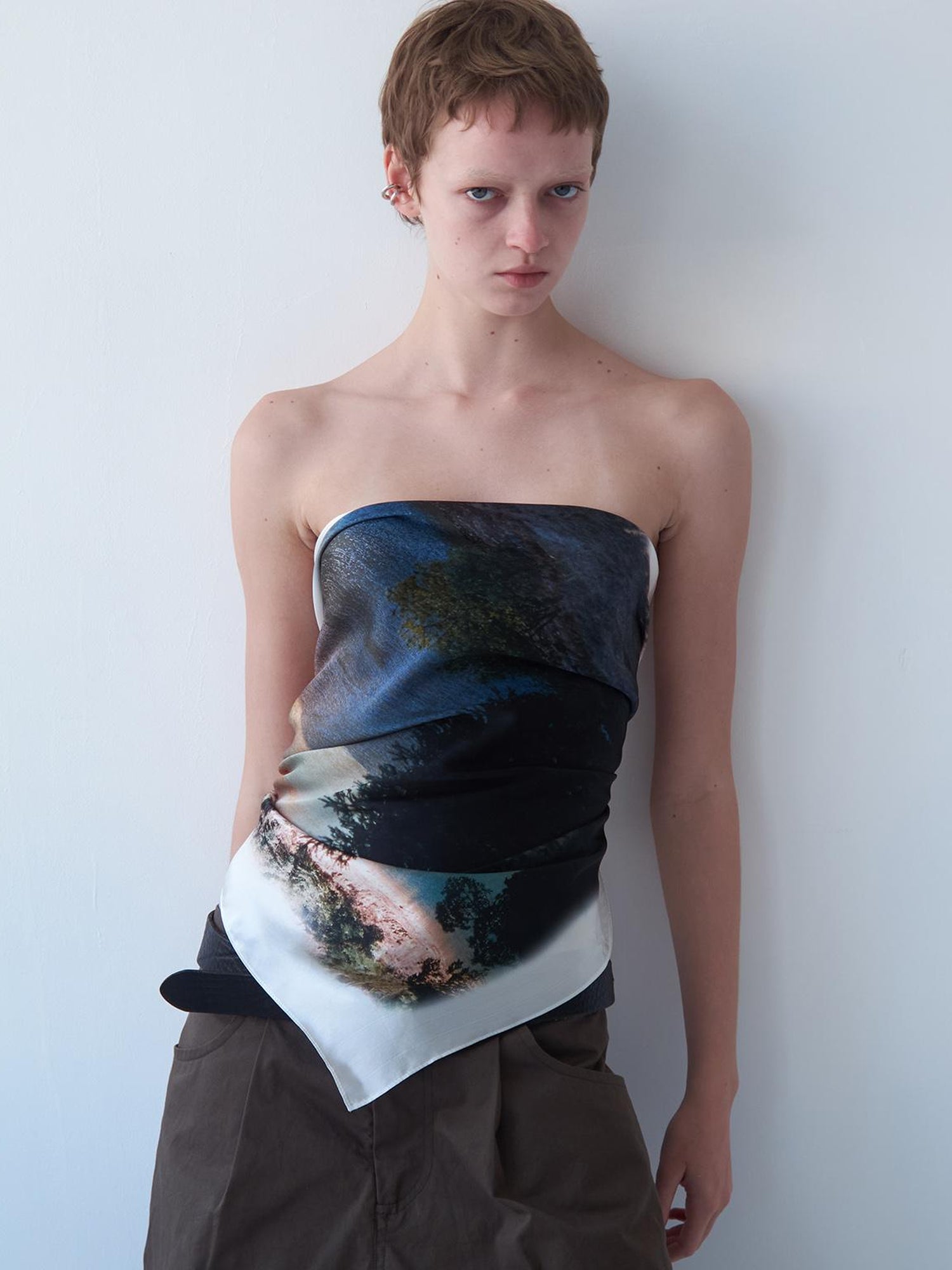 Delivery V-neck T-shirt Long Sleeve